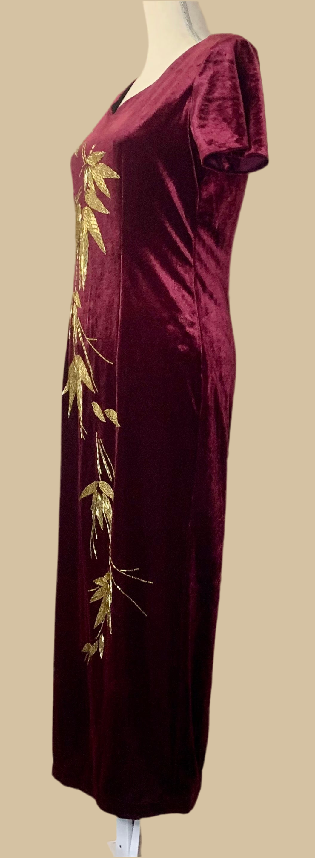 Robe longue velours grenat brodée