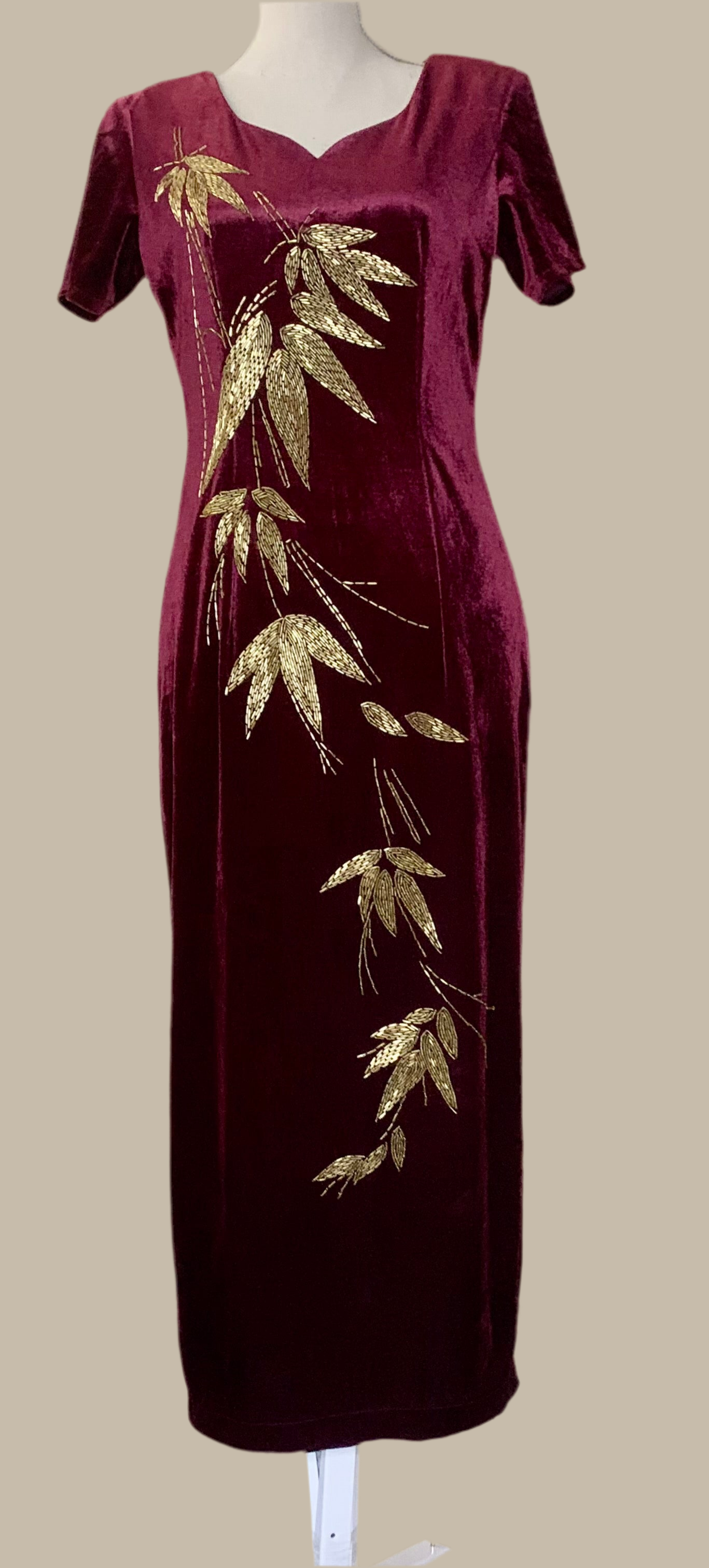 Robe longue velours grenat brodée