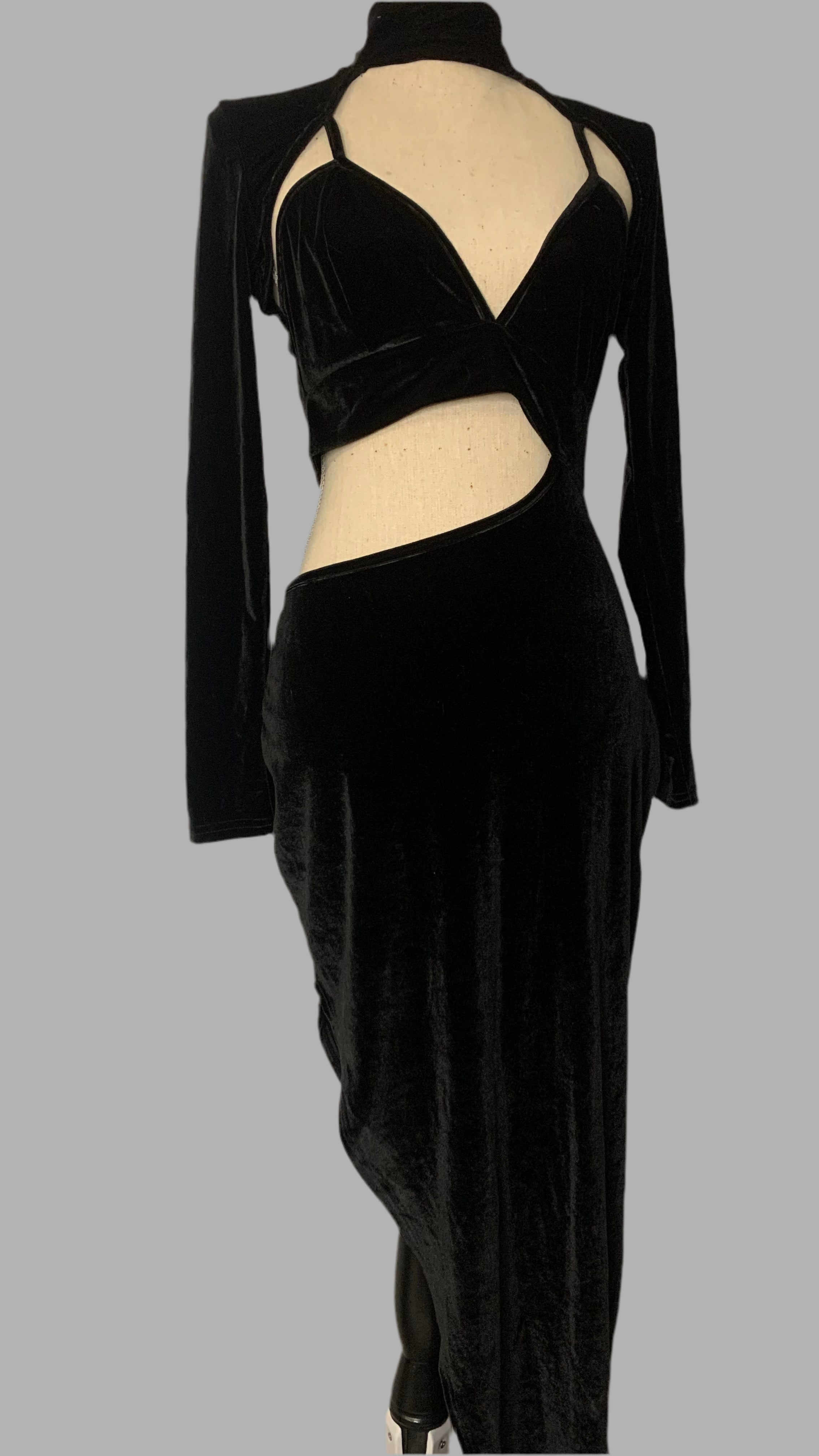 Robe Noir à découpe