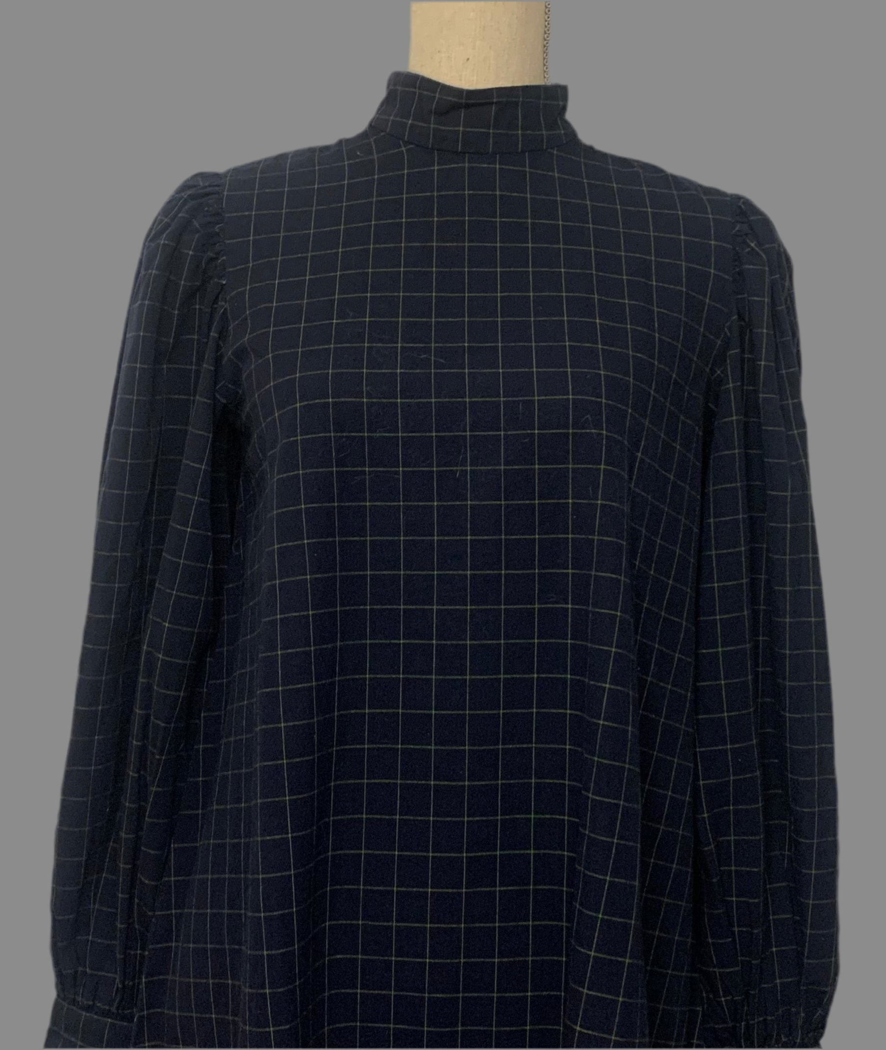 Robe Navy de Thinking Mu.