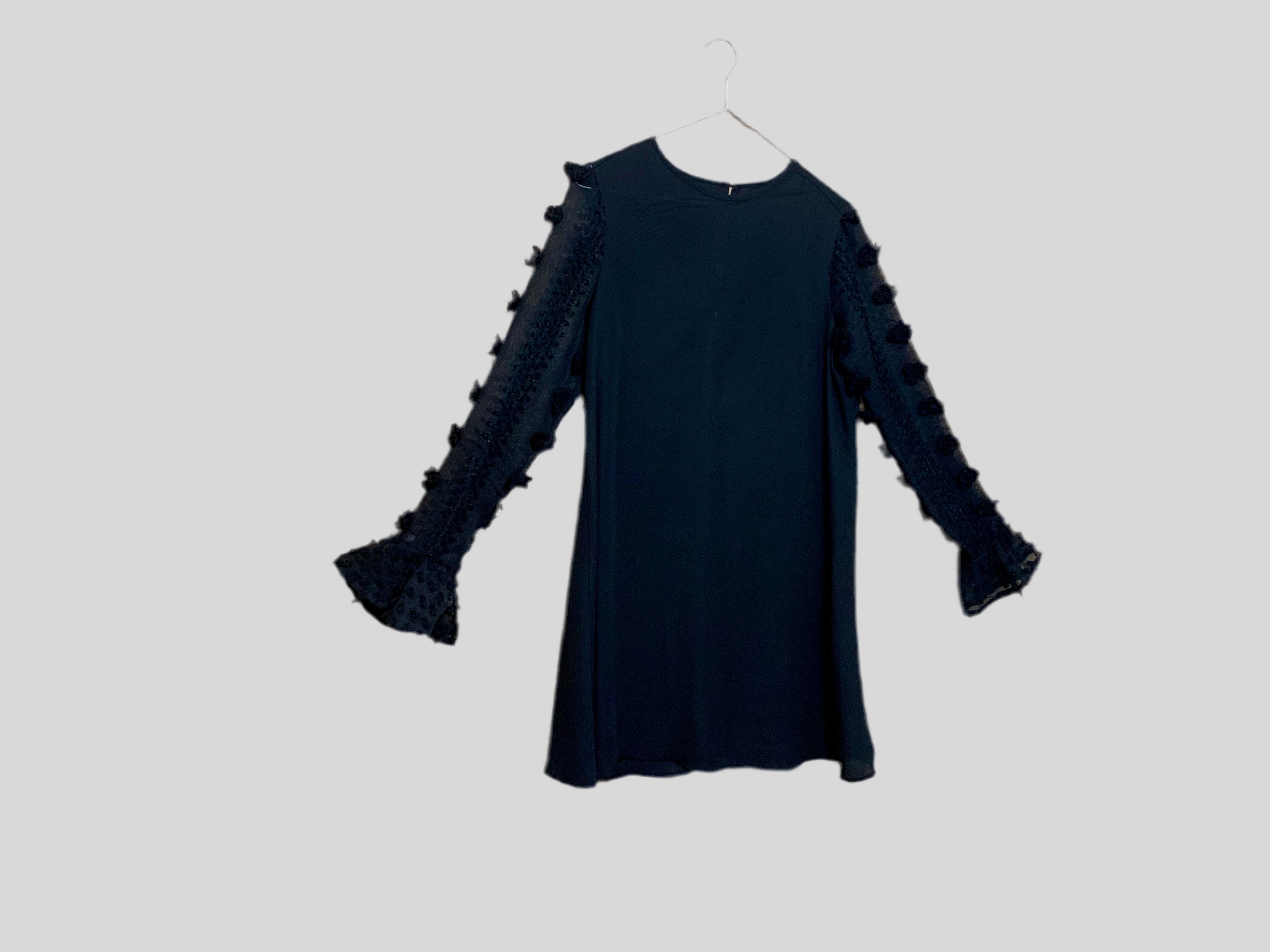 Tunique noire -  manches bouffantes