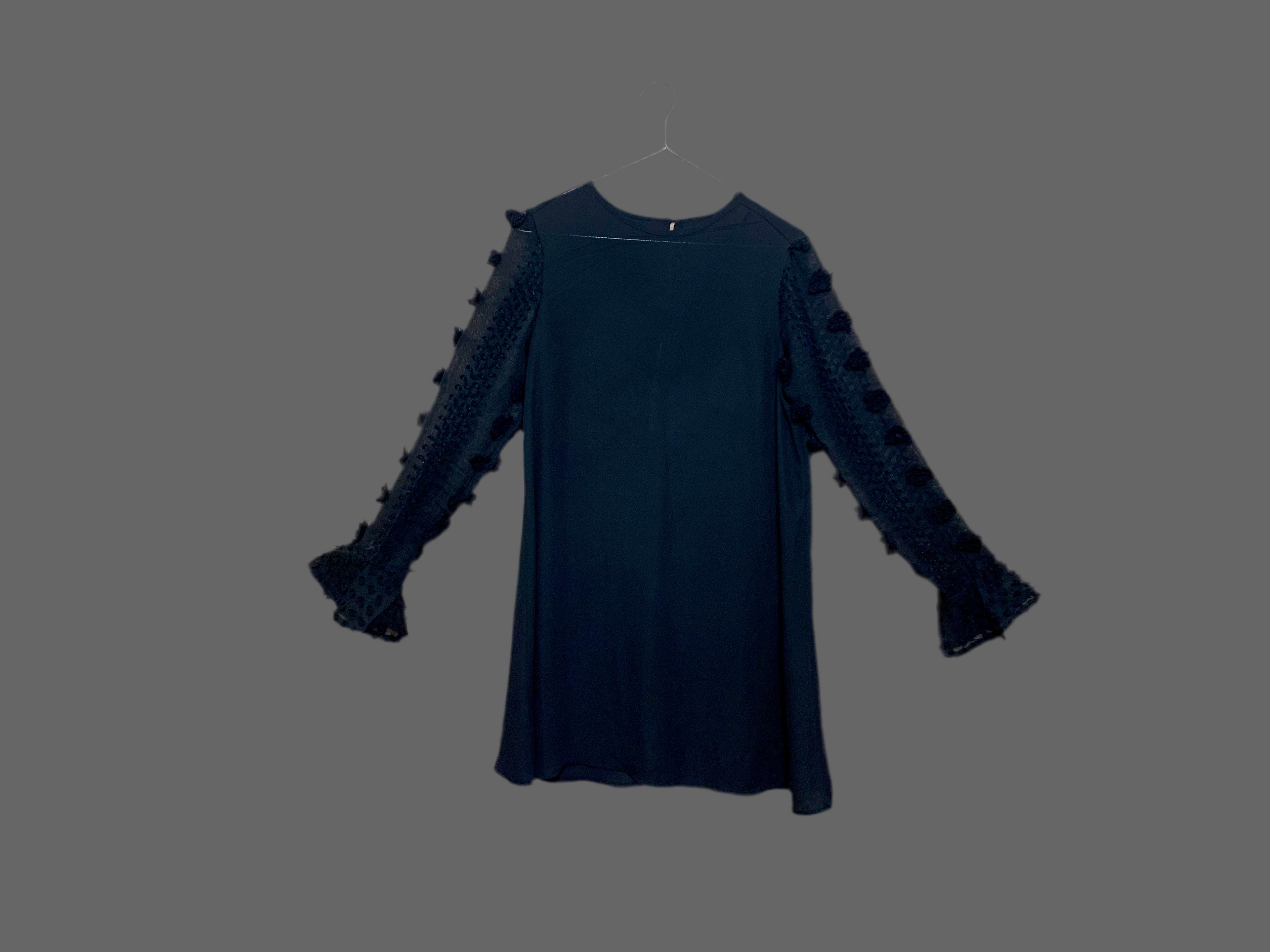 Tunique noire -  manches bouffantes