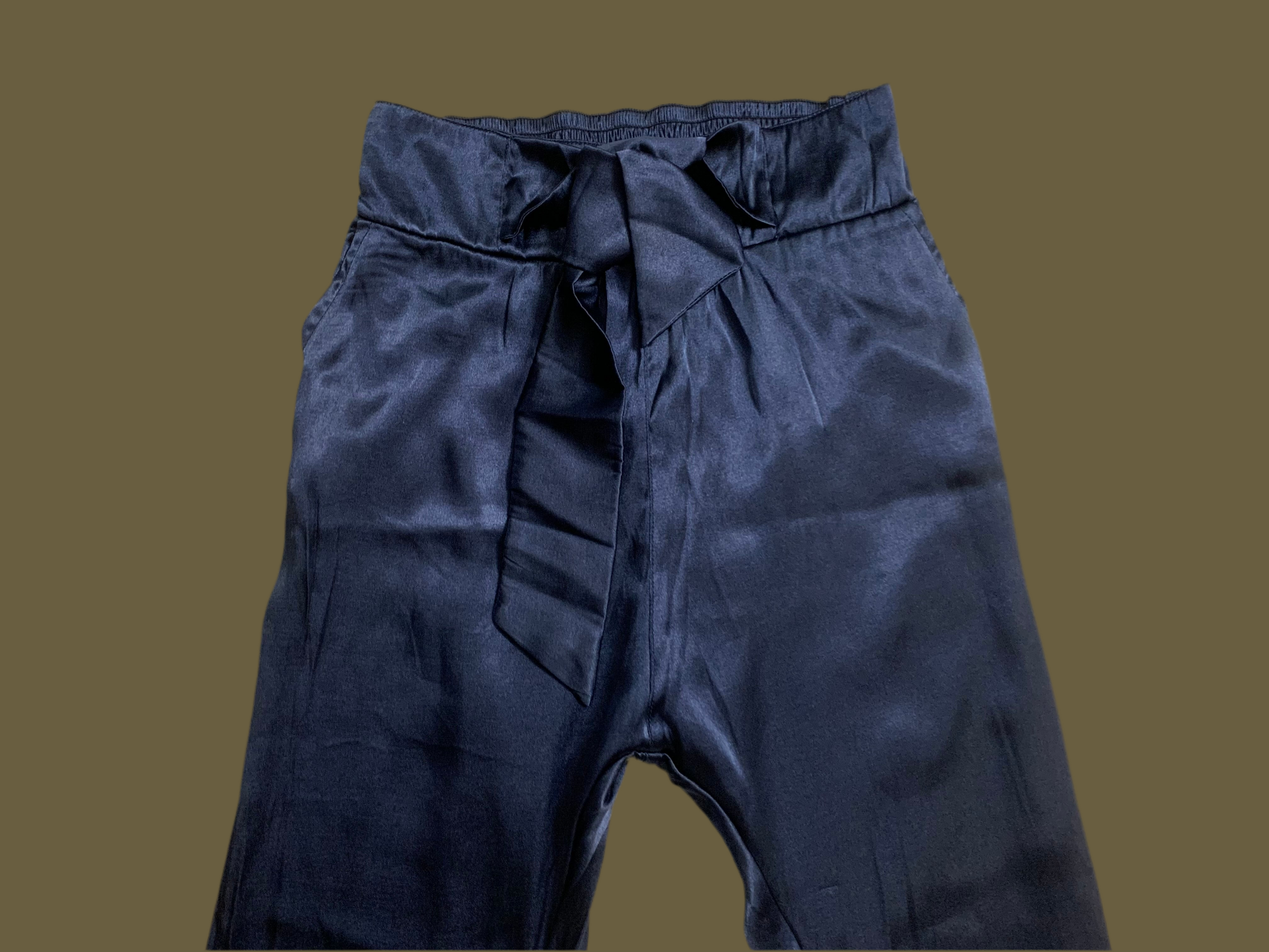 Pantalon carotte satiné