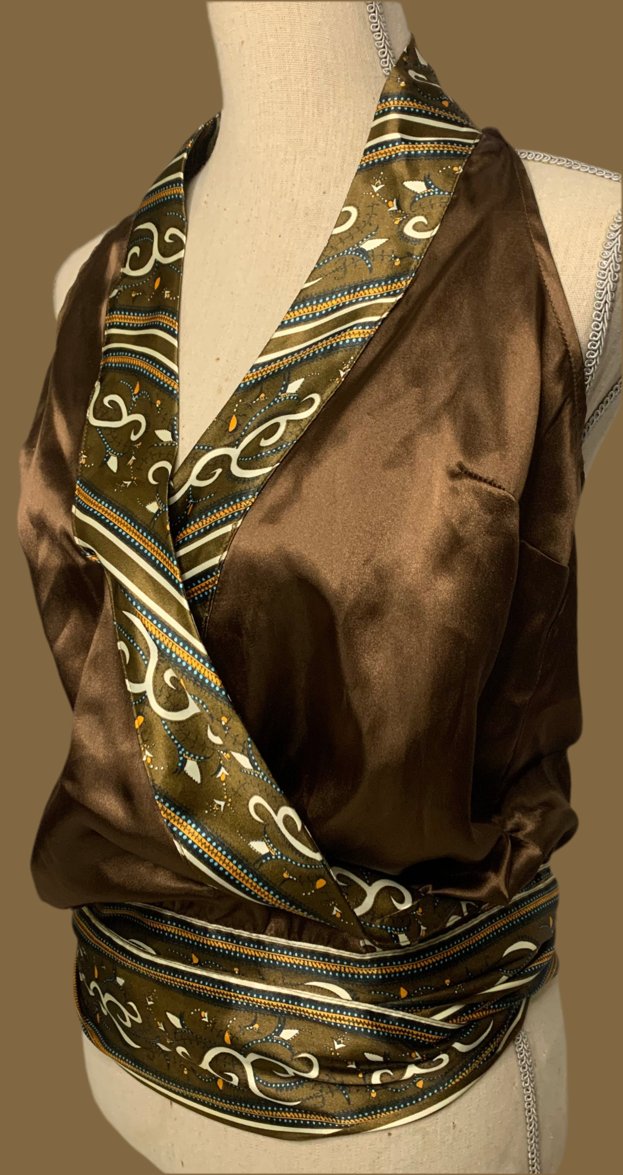 Chemisier cache-coeur satiné