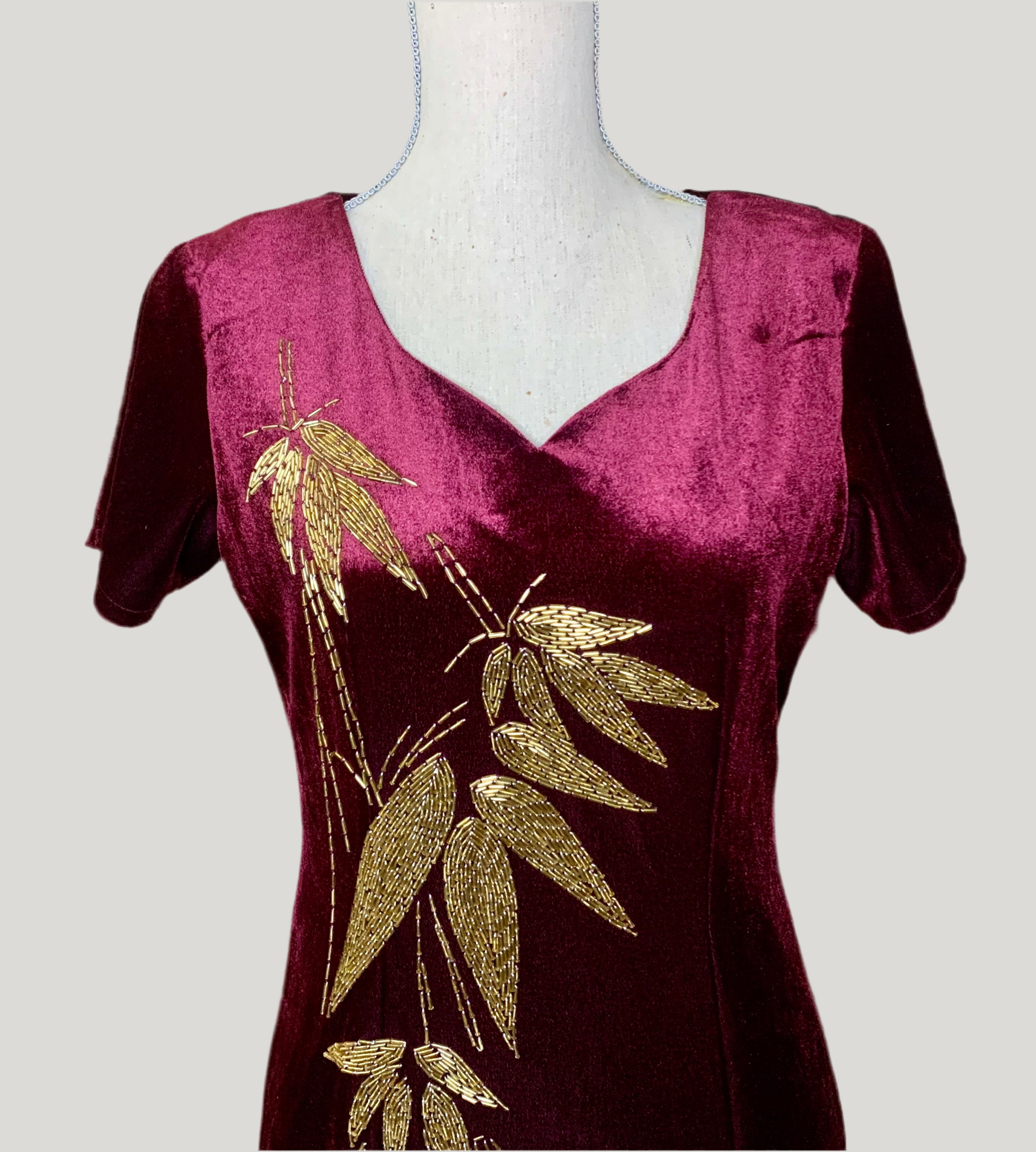Robe longue velours grenat brodée