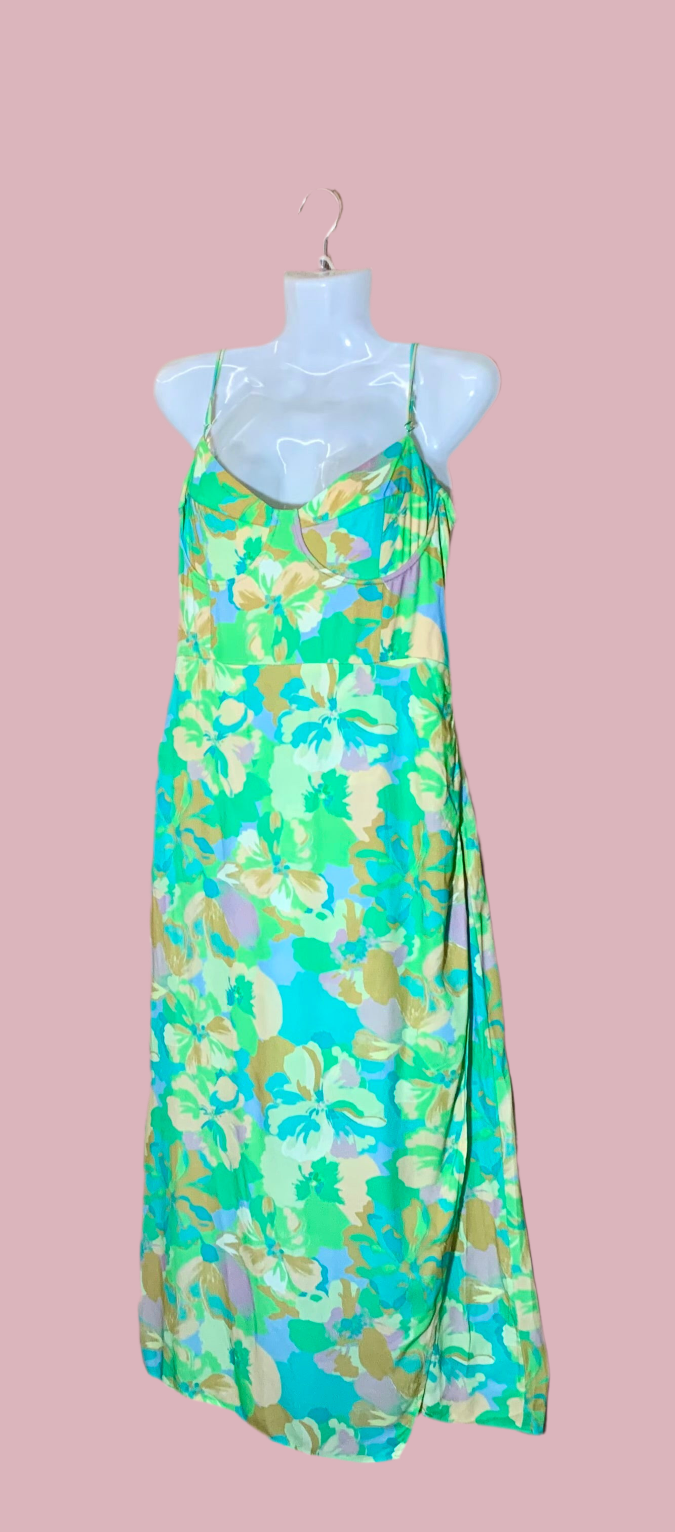 Robe longue portefeuille pastel en crêpe