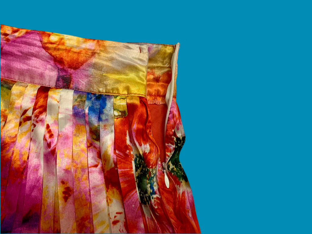 Mini jupe plissée satinée - multicolore