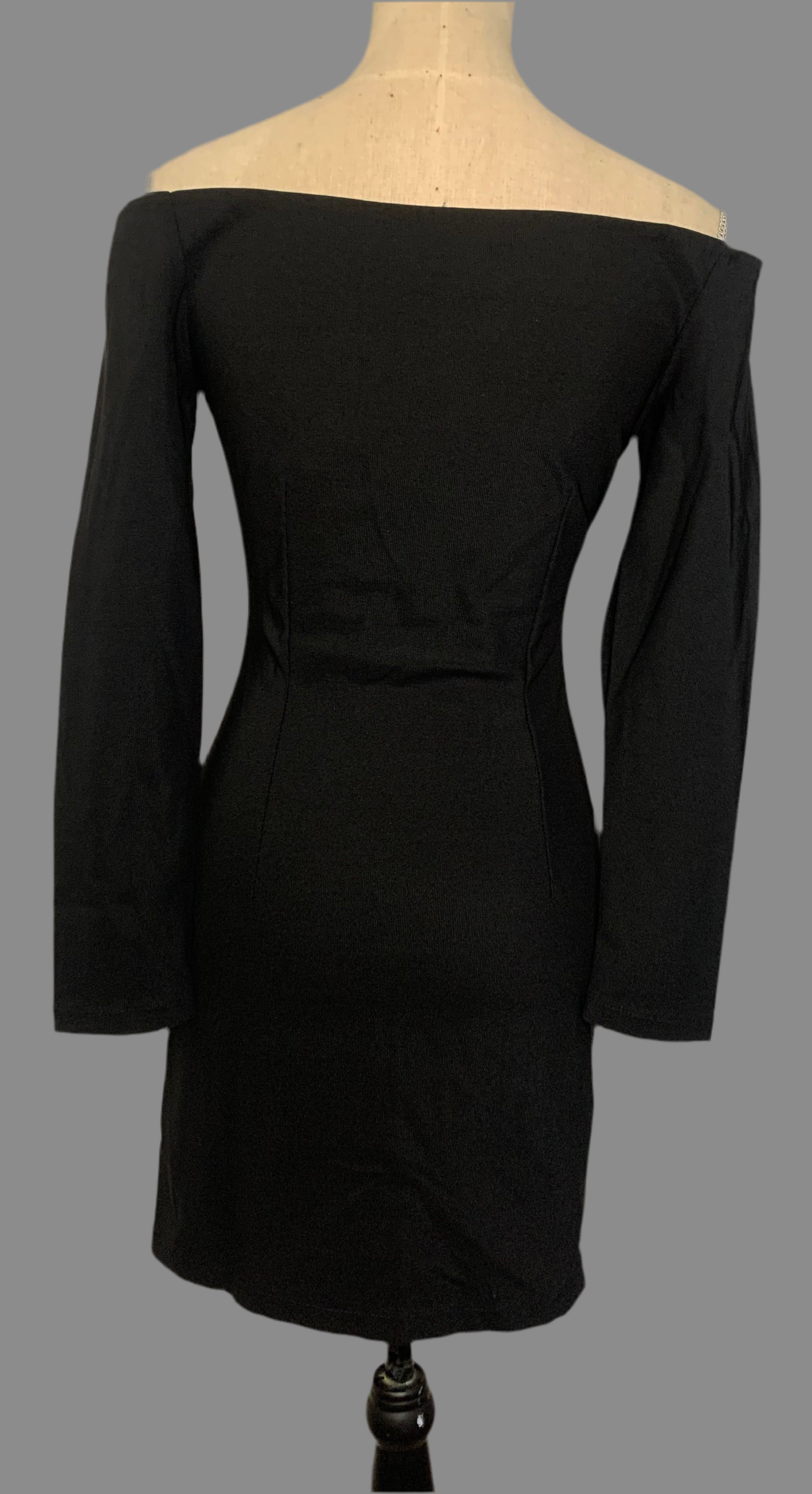 Robe Noire Vintage  – Épaules Dénudées –WINI