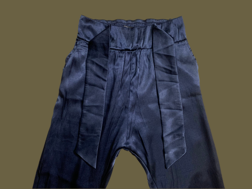 Pantalon carotte satiné