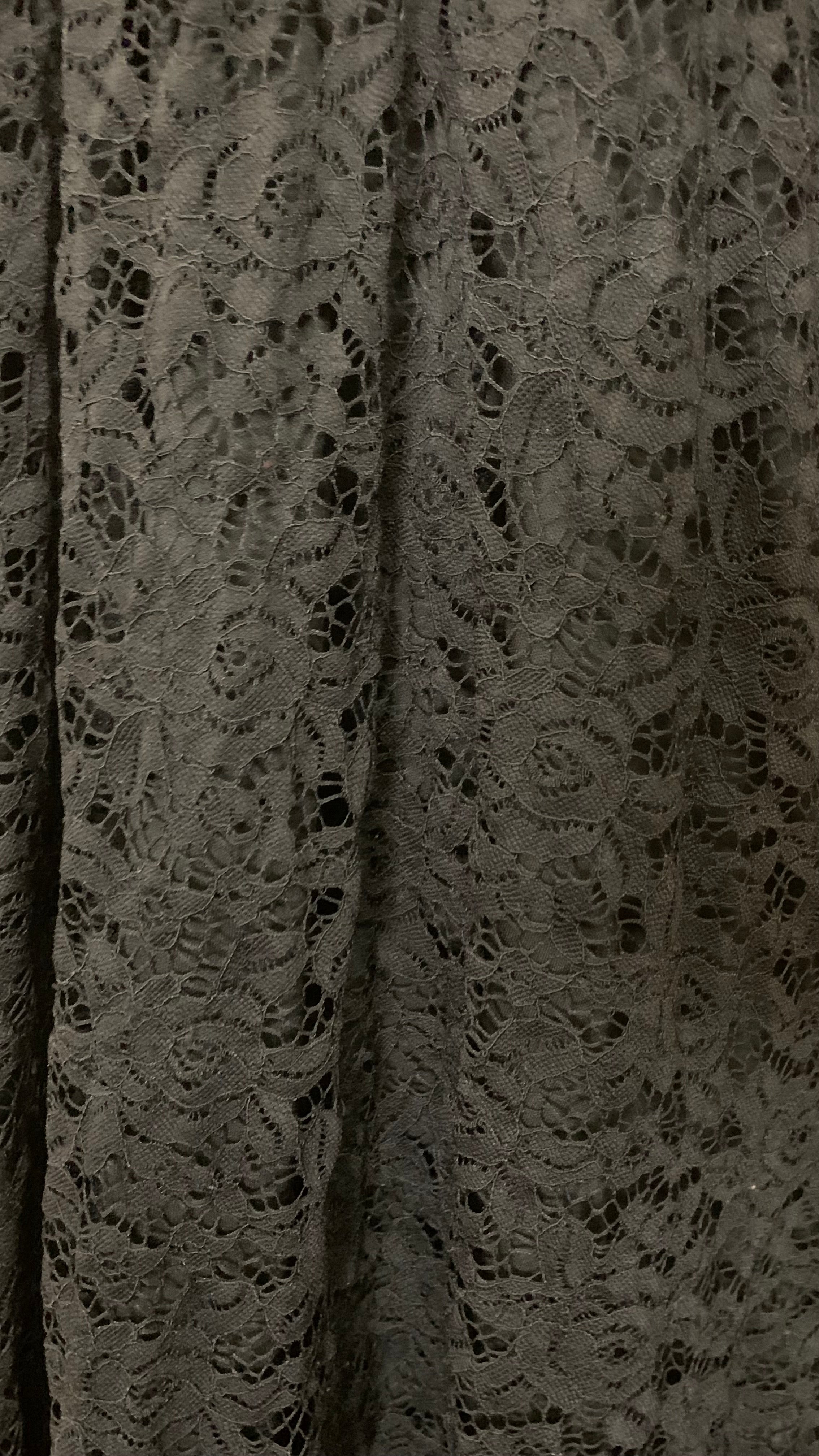 Robe noire en dentelle à volants – mbyM – Taille S / 36