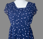 Robe bleu marine à pois roses – Séraphine