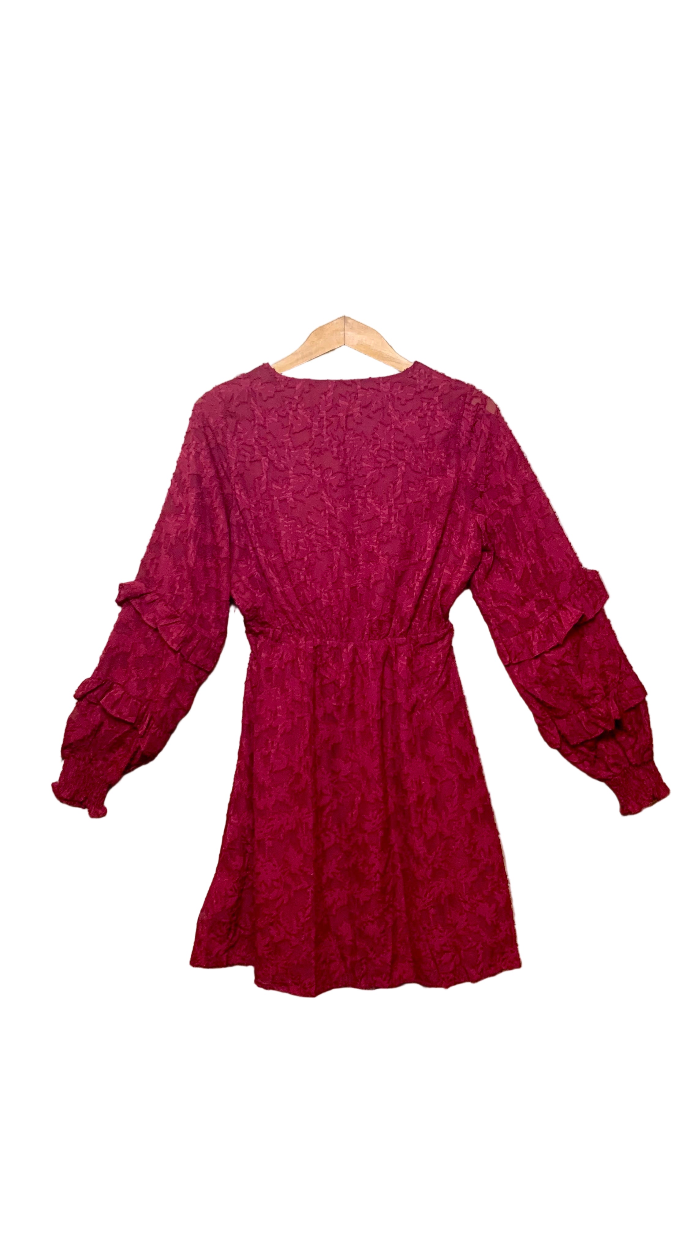 Robe courte en voile texturé grenat – Lofty Manner