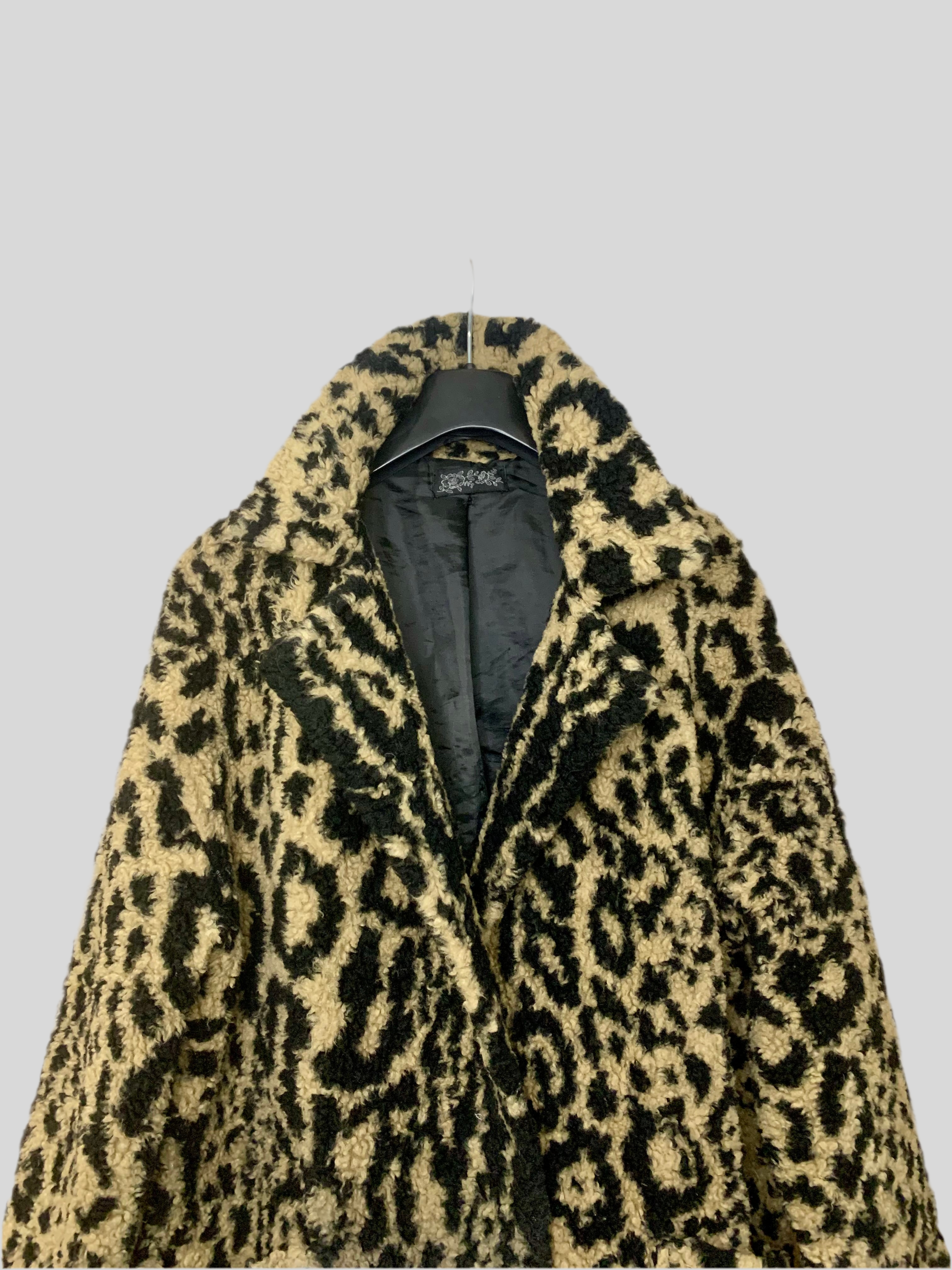 Manteau long à motif animal