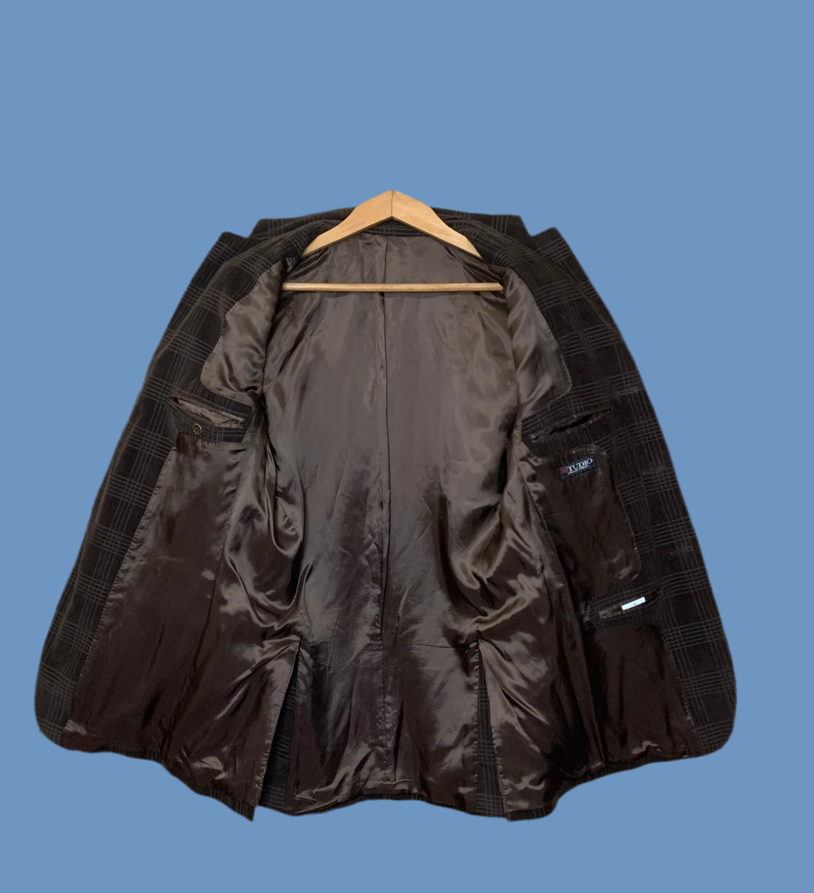 Veste en velours côtelé marron à carreaux – Armand Thiery Studio