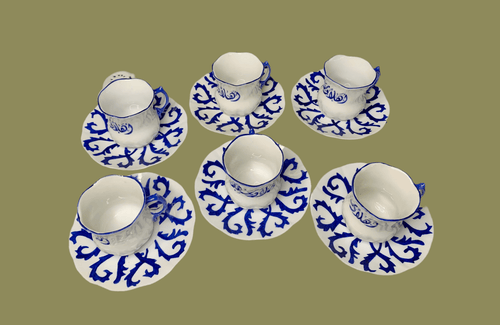 6 Tasses à Café en Porcelaine – Calligraphiées 