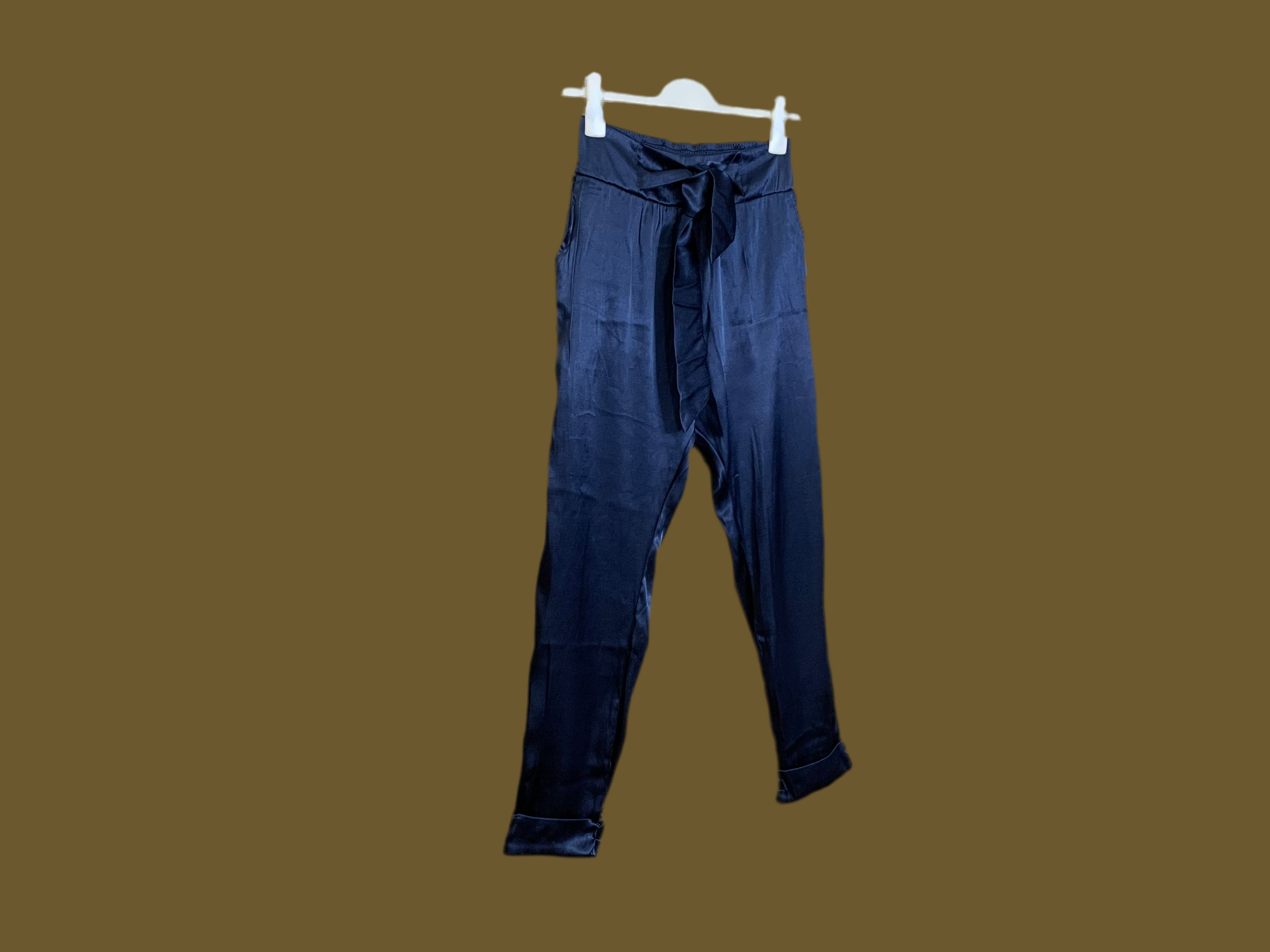 Pantalon carotte satiné