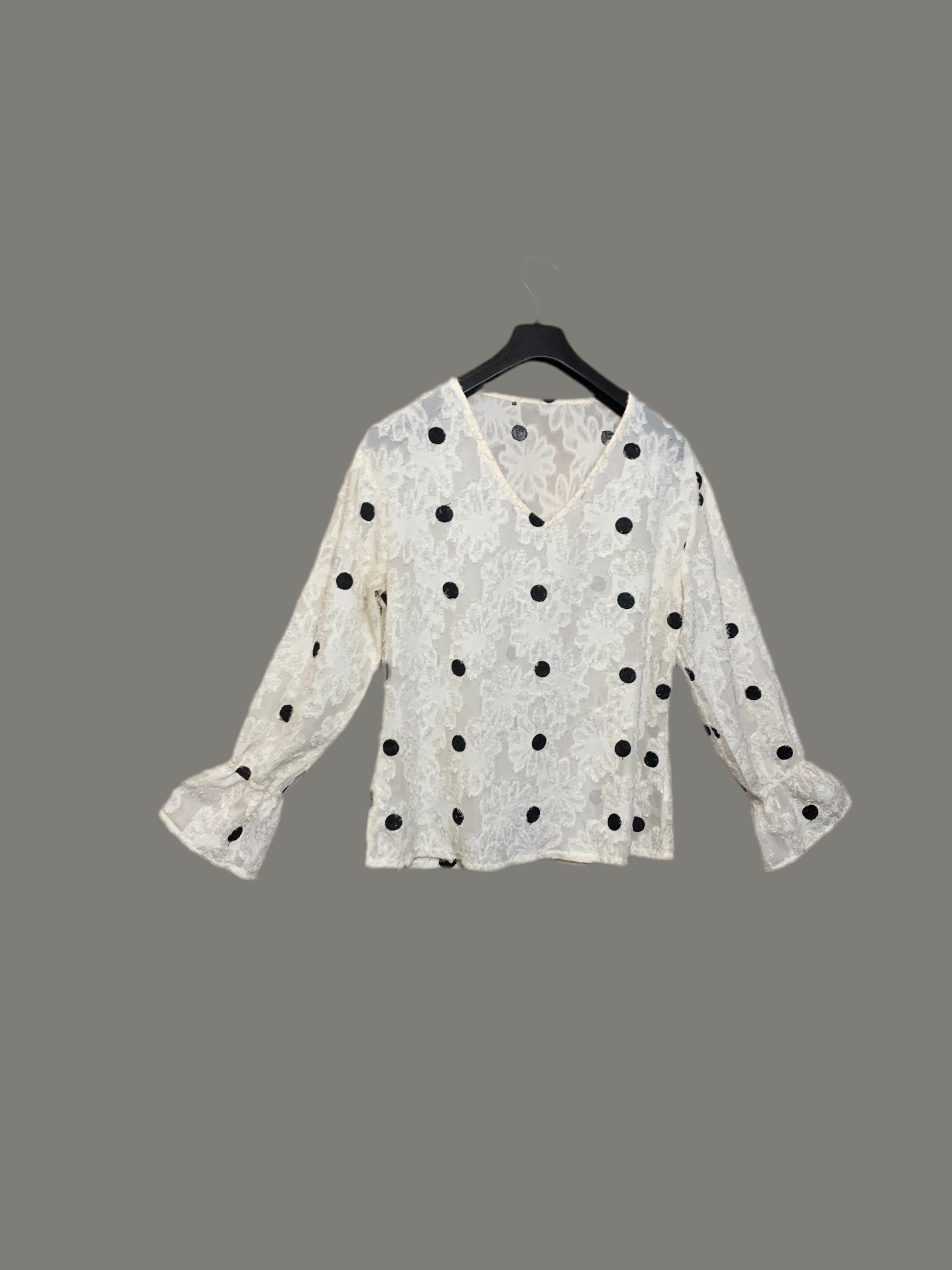 Blouse blanche à pois noirs brodés
