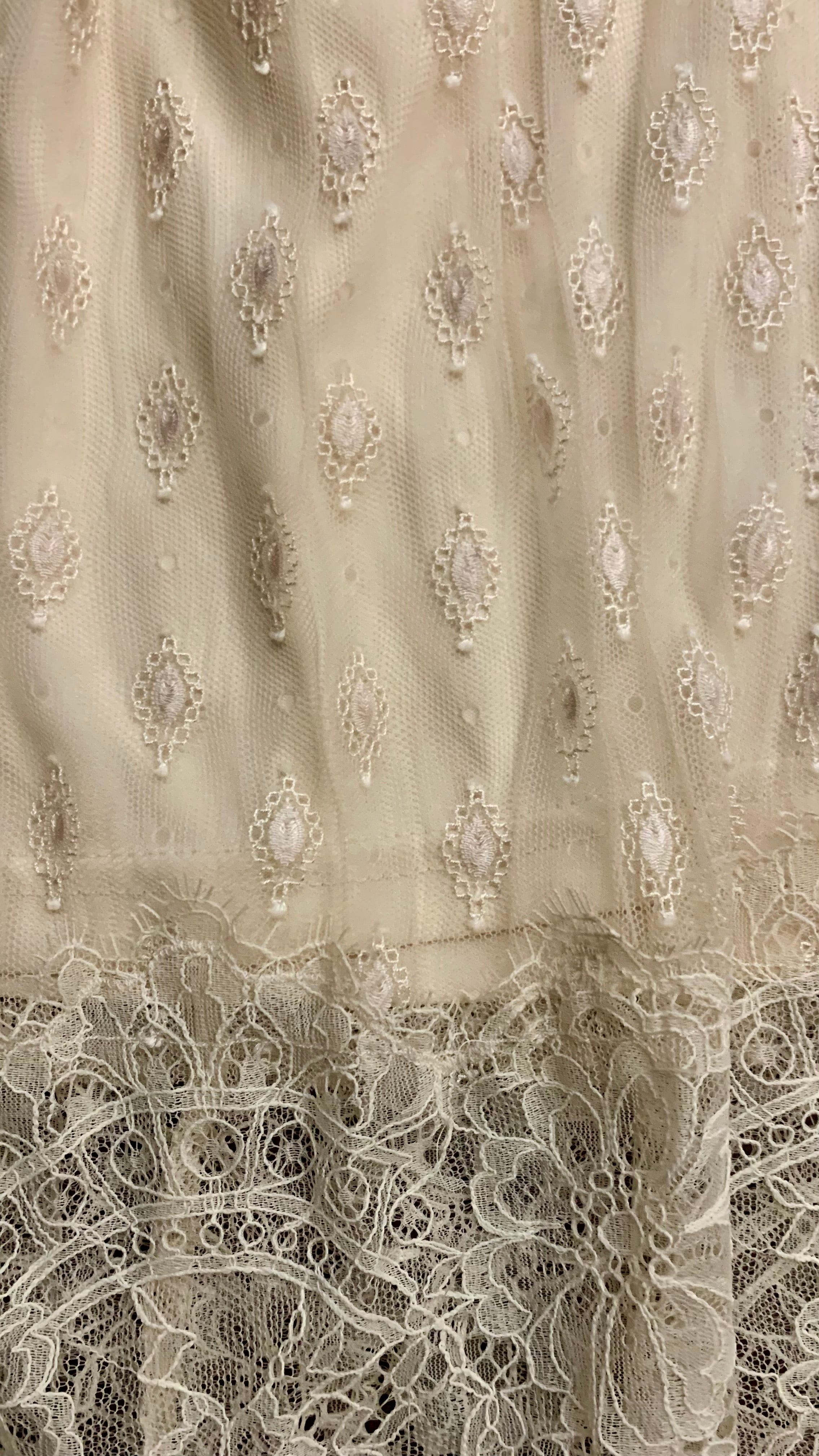 Jupe mi-longue en dentelle écrue – H&M
