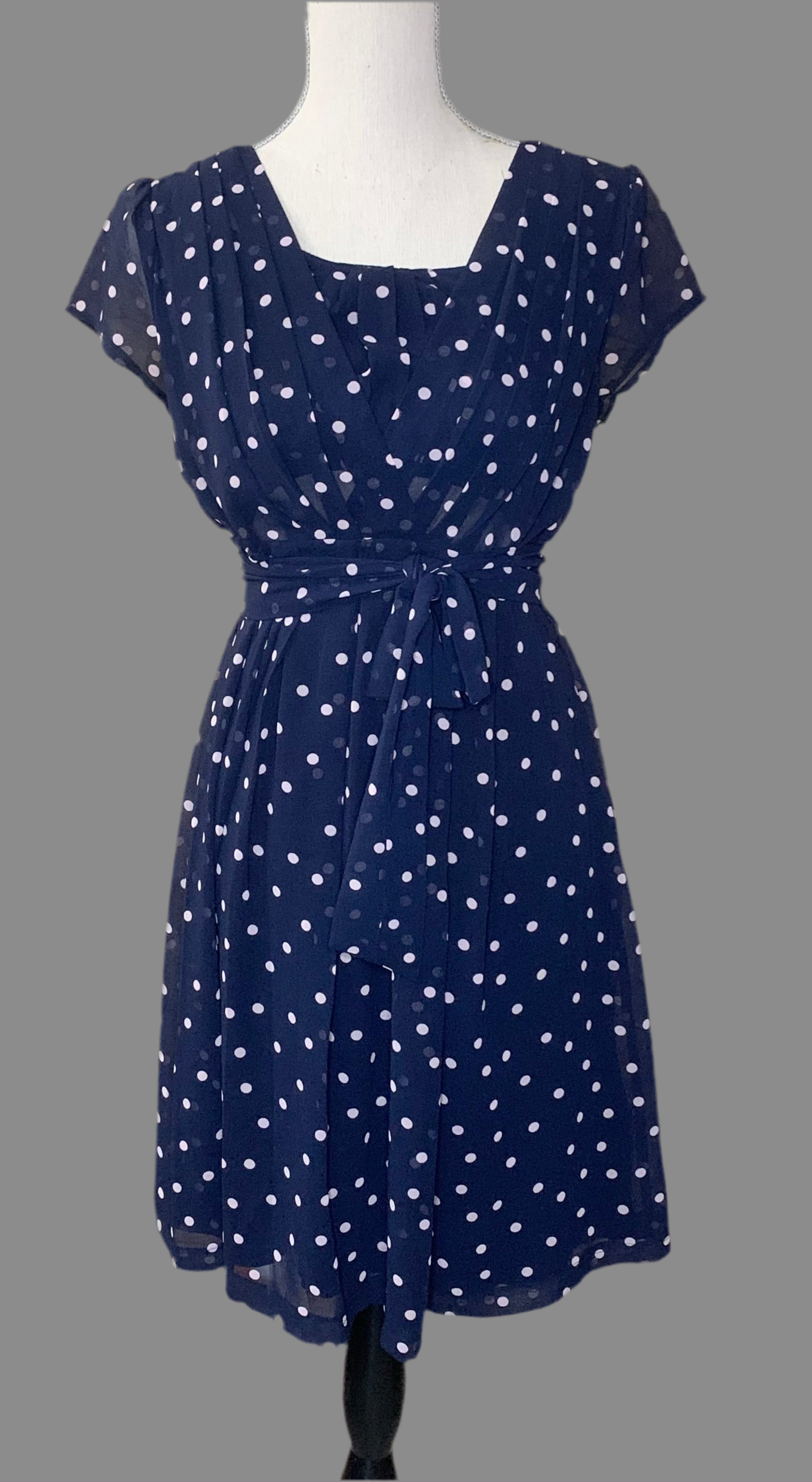Robe bleu marine à pois roses – Séraphine