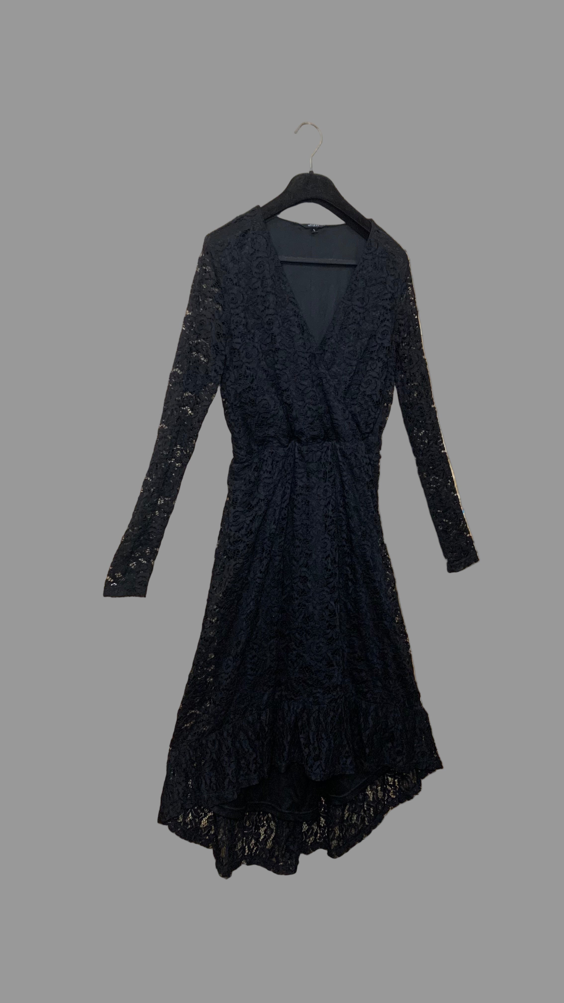 Robe noire en dentelle à volants – mbyM – Taille S / 36