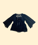 Blouse noire ajourée