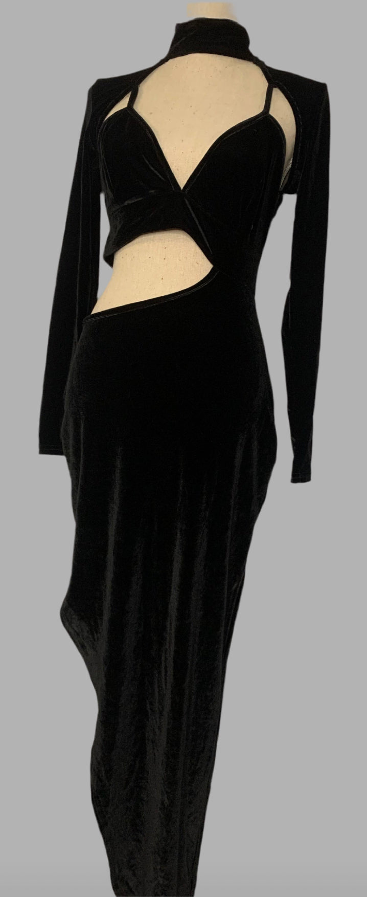 Robe Noir à découpe