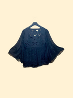 Blouse noire ajourée