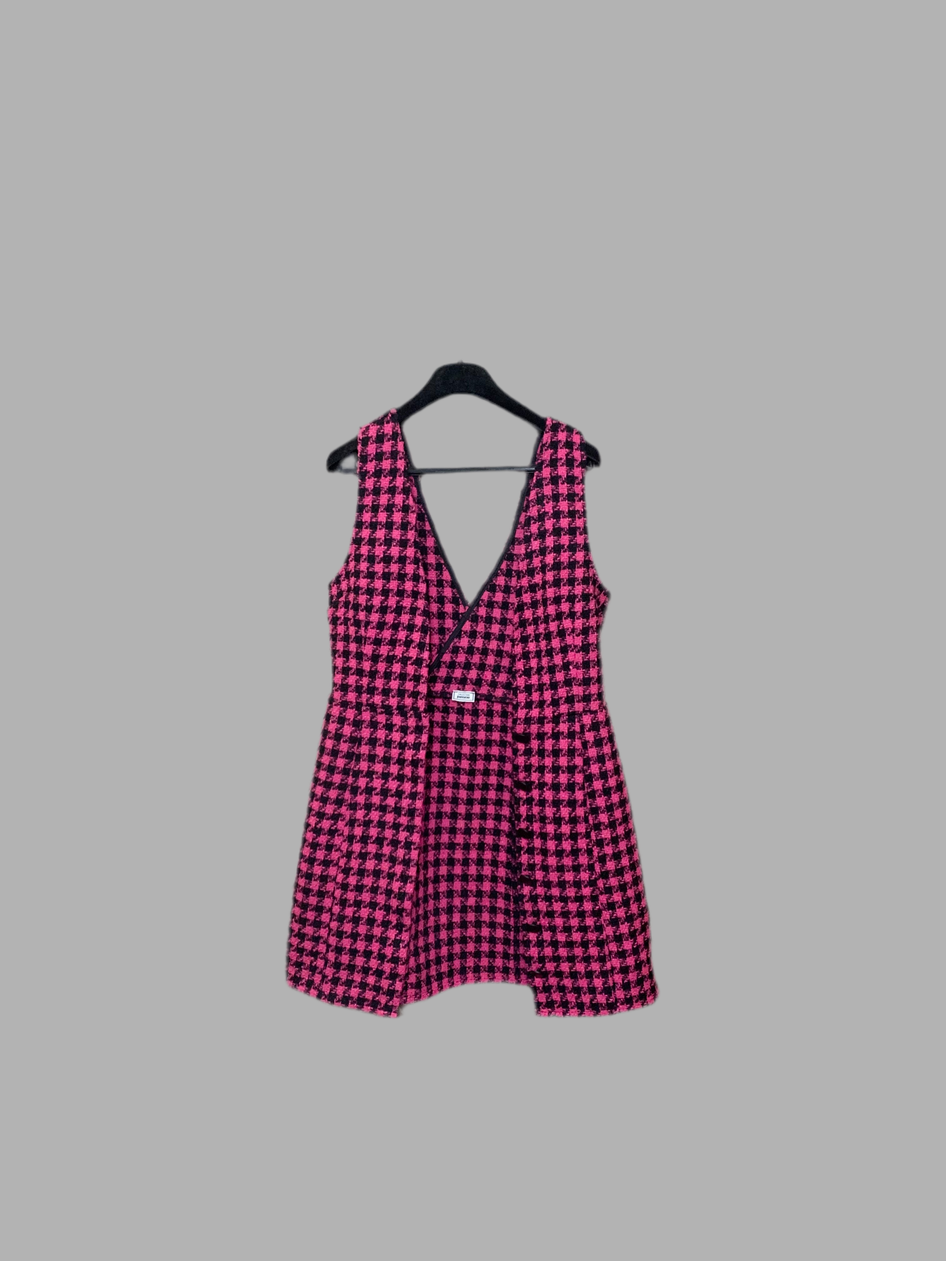 Robe courte pied-de-poule rose et noir