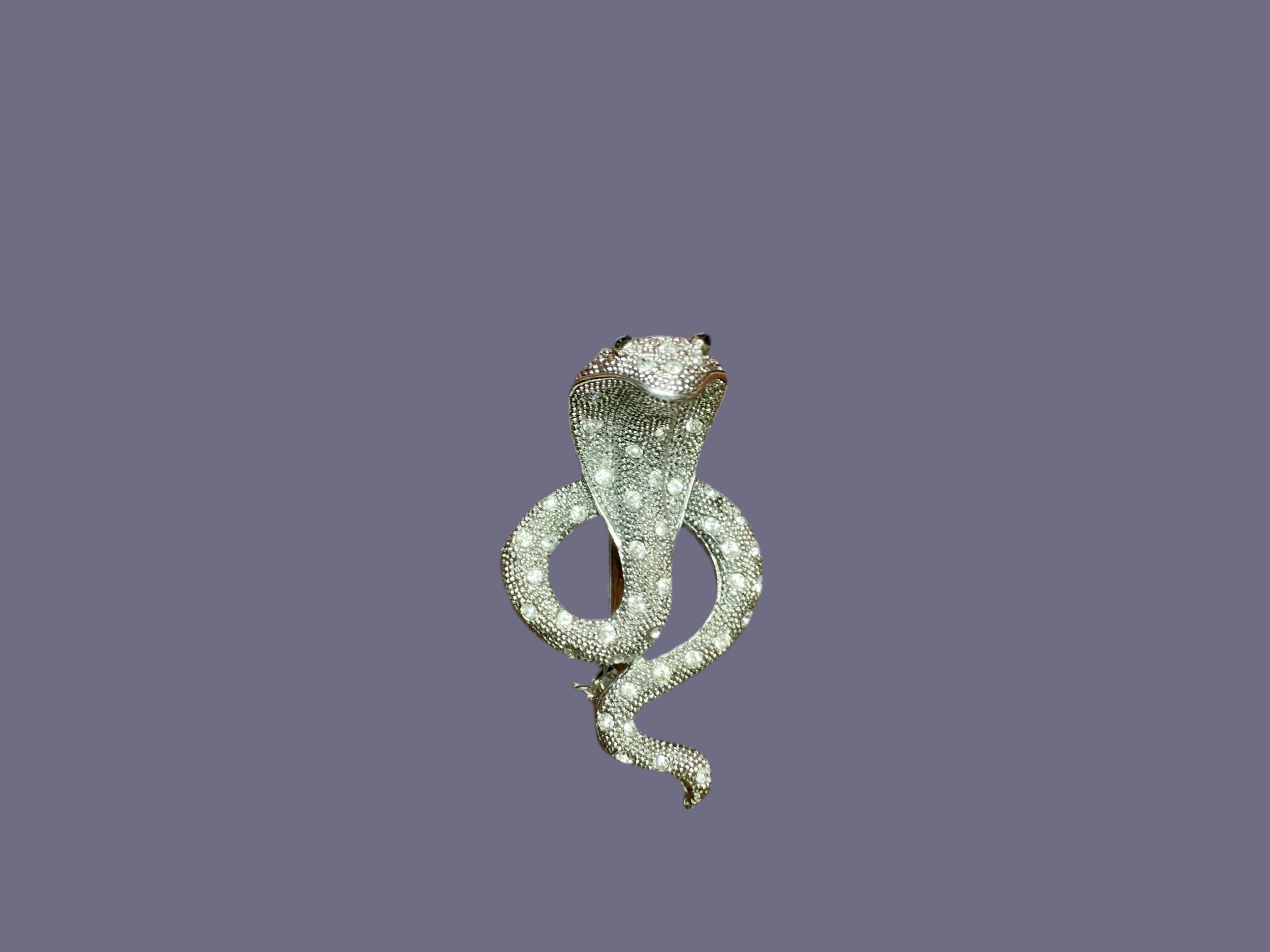 Broche cobra - argentée strassée