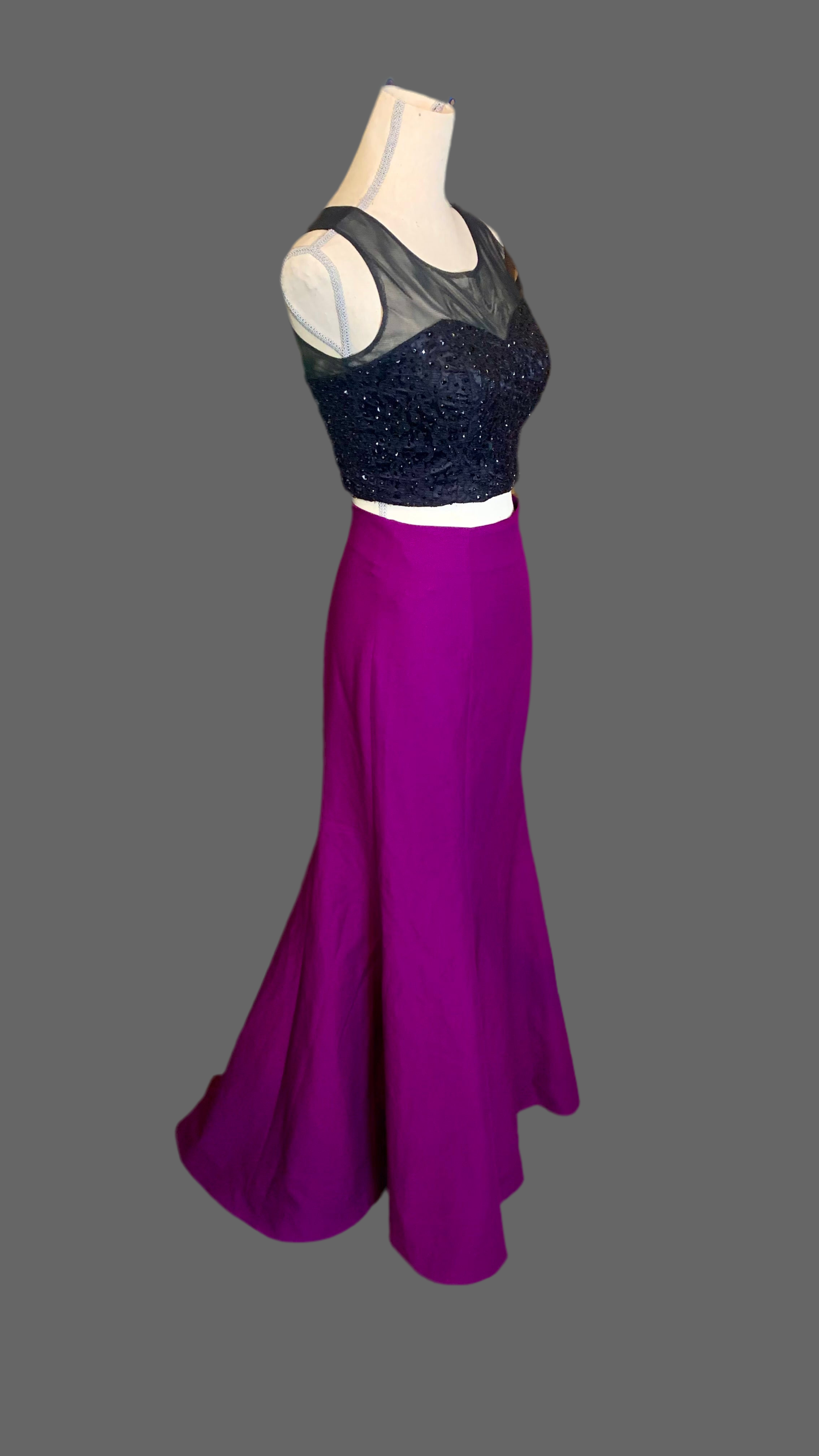 Ensemble de soirée deux pièces - Jupe sirène violette & haut noir en tulle brodé et perlé
