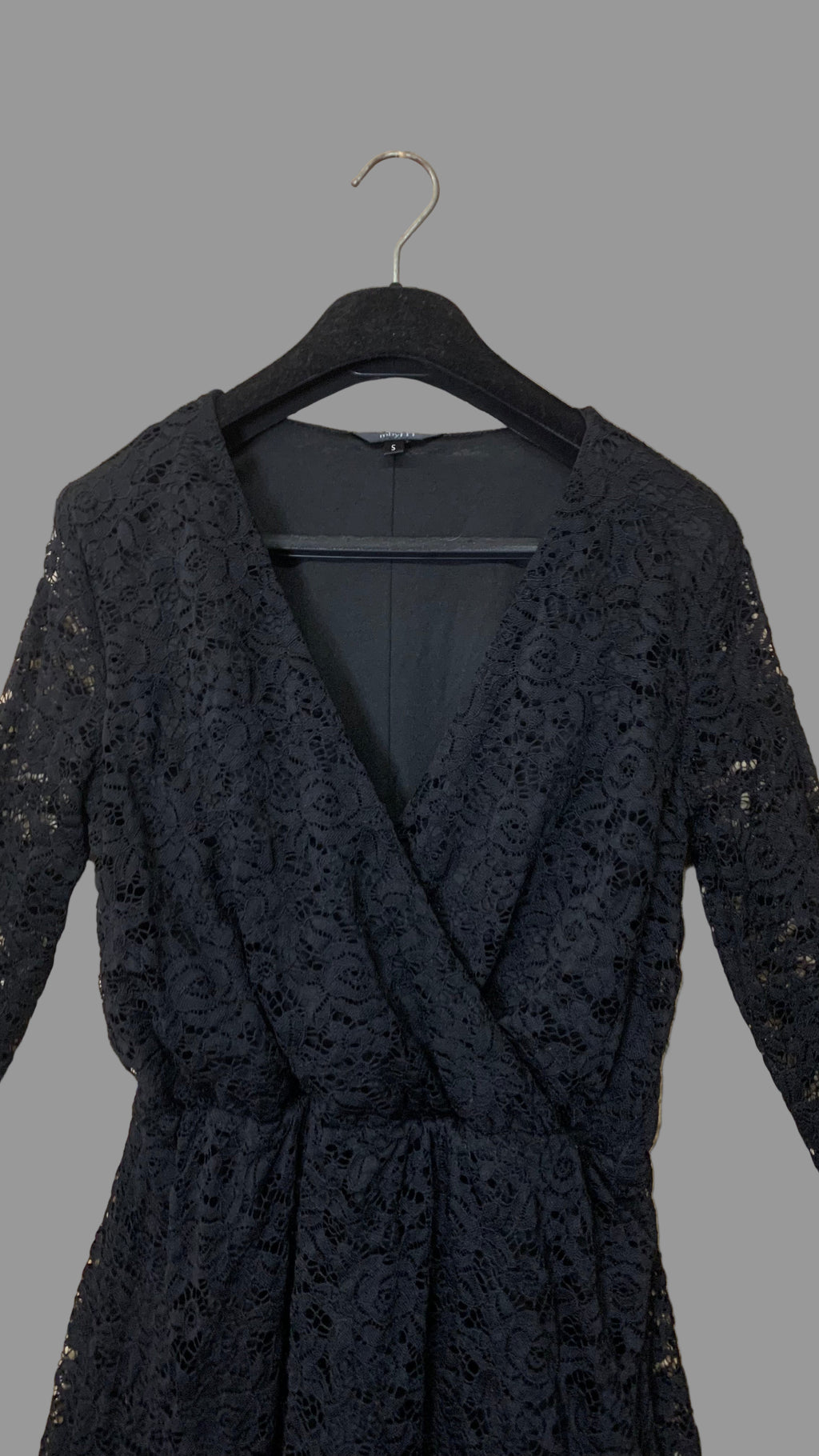 Robe noire en dentelle à volants – mbyM – Taille S / 36