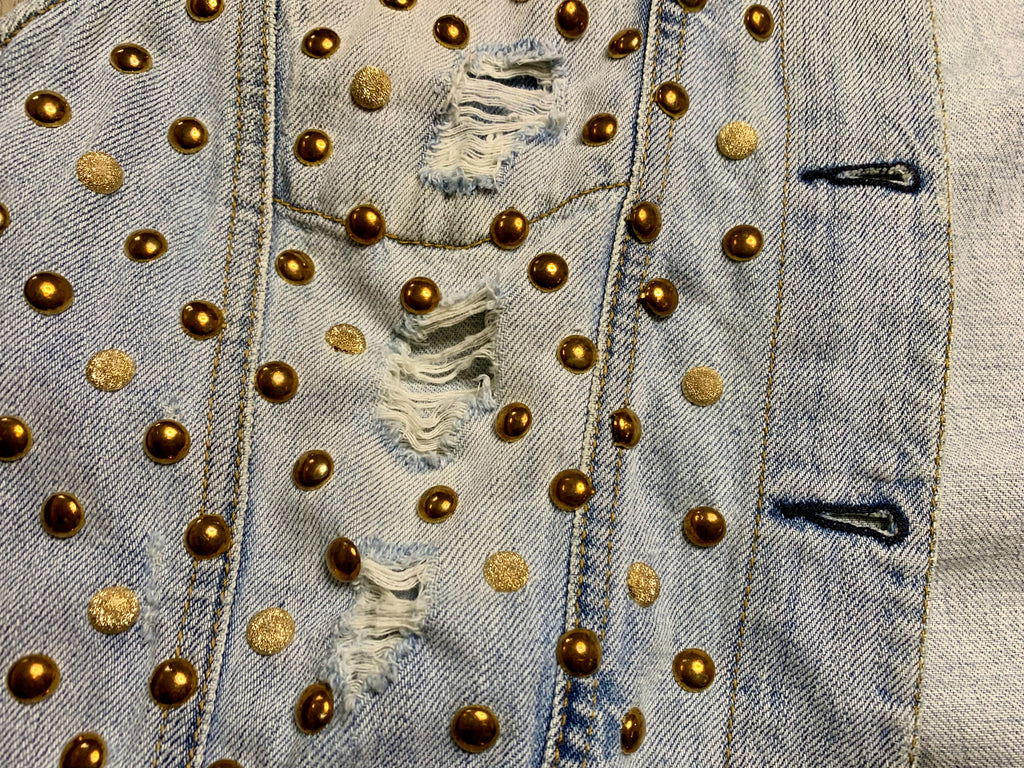Veste en jean sans manches cloutée – Pinko –