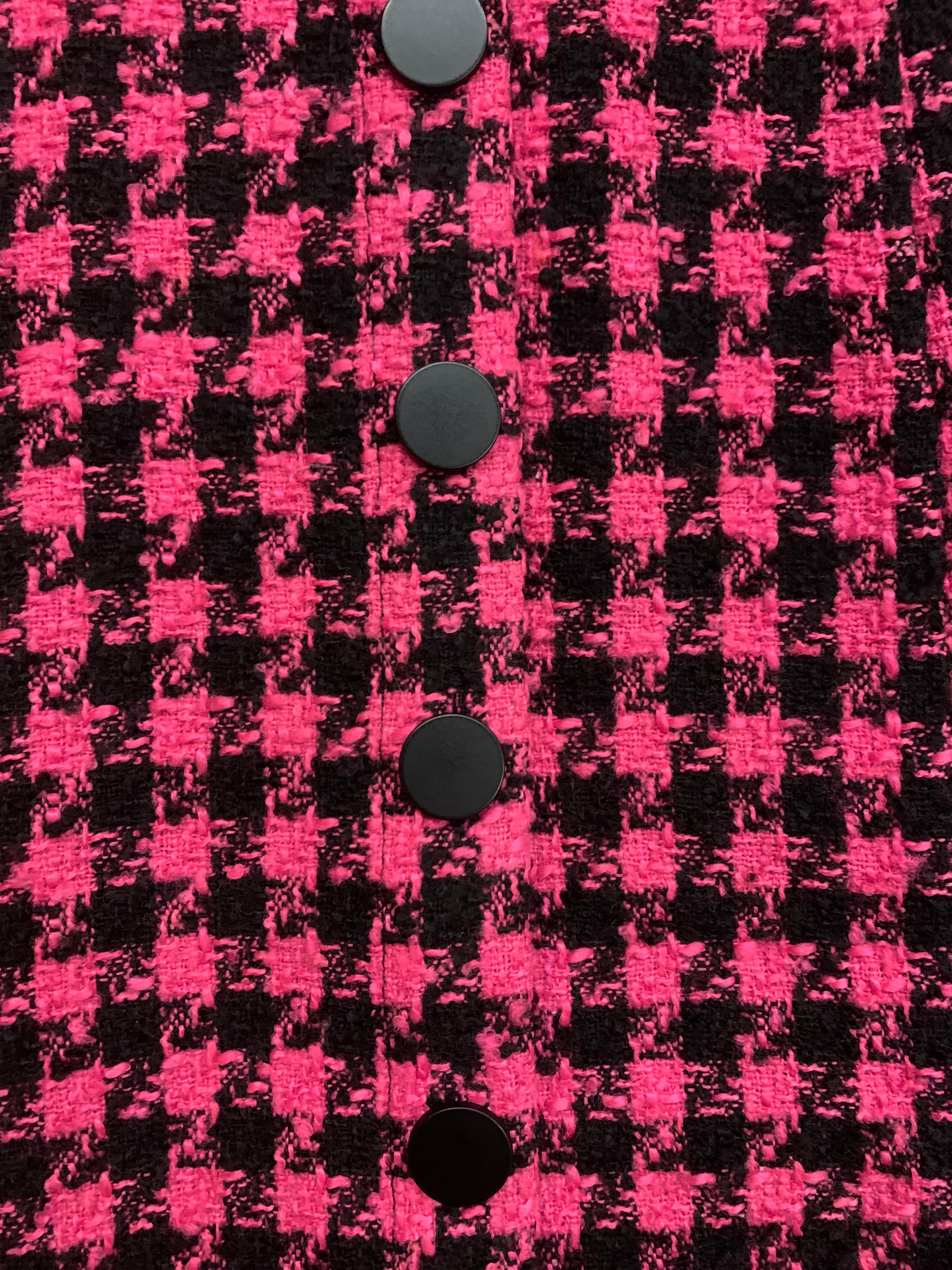 Robe courte pied-de-poule rose et noir
