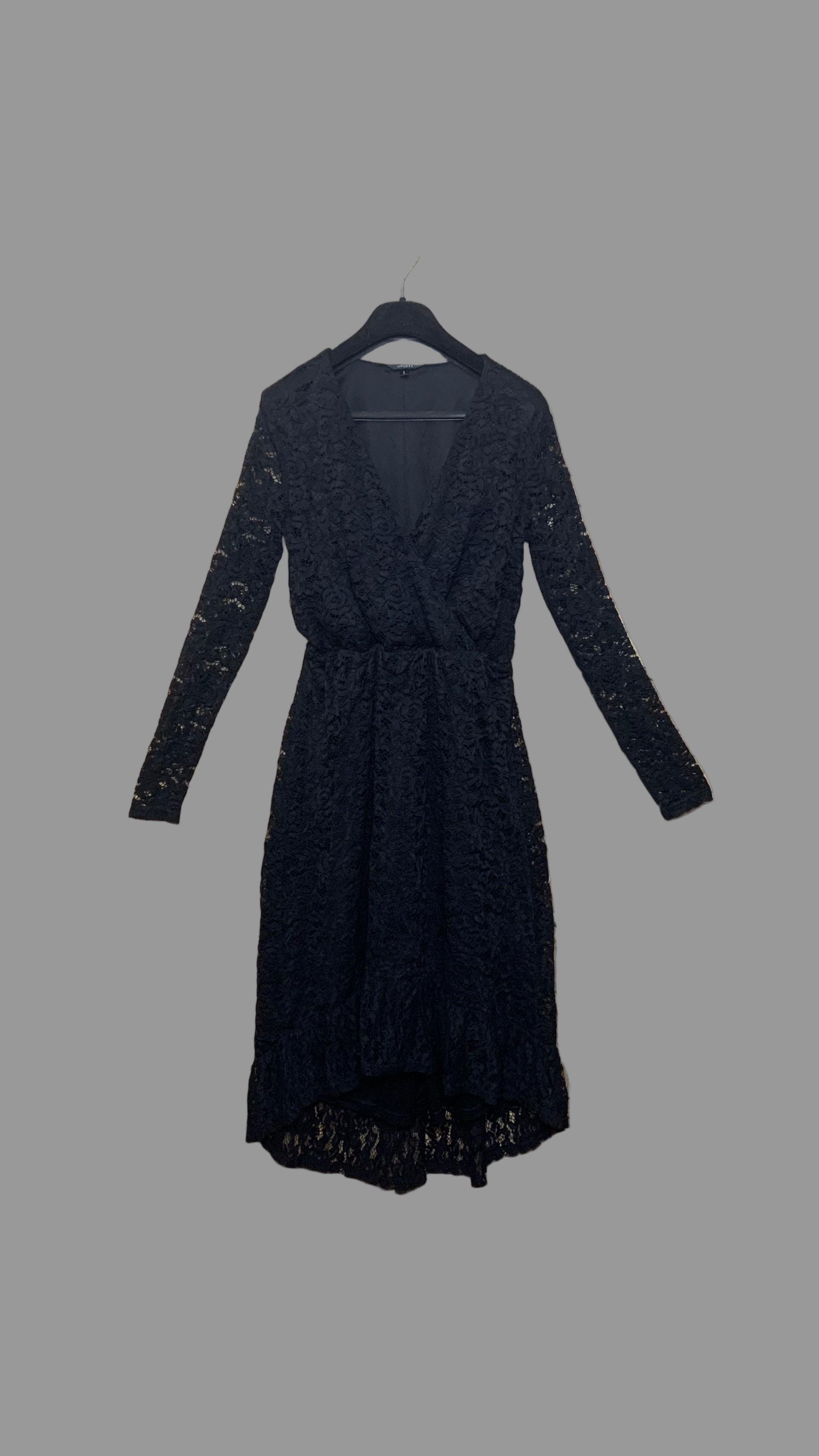 Robe noire en dentelle à volants – mbyM – Taille S / 36