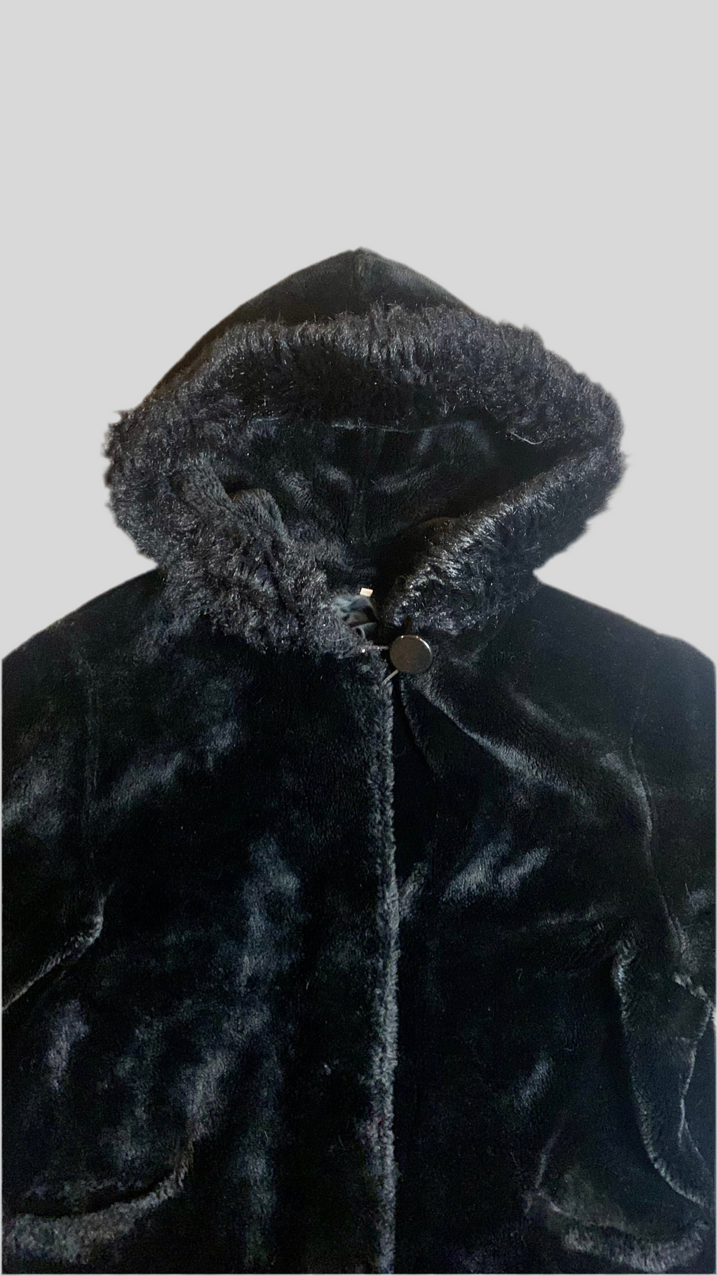 Manteau noir en fausse fourrure – Yessica