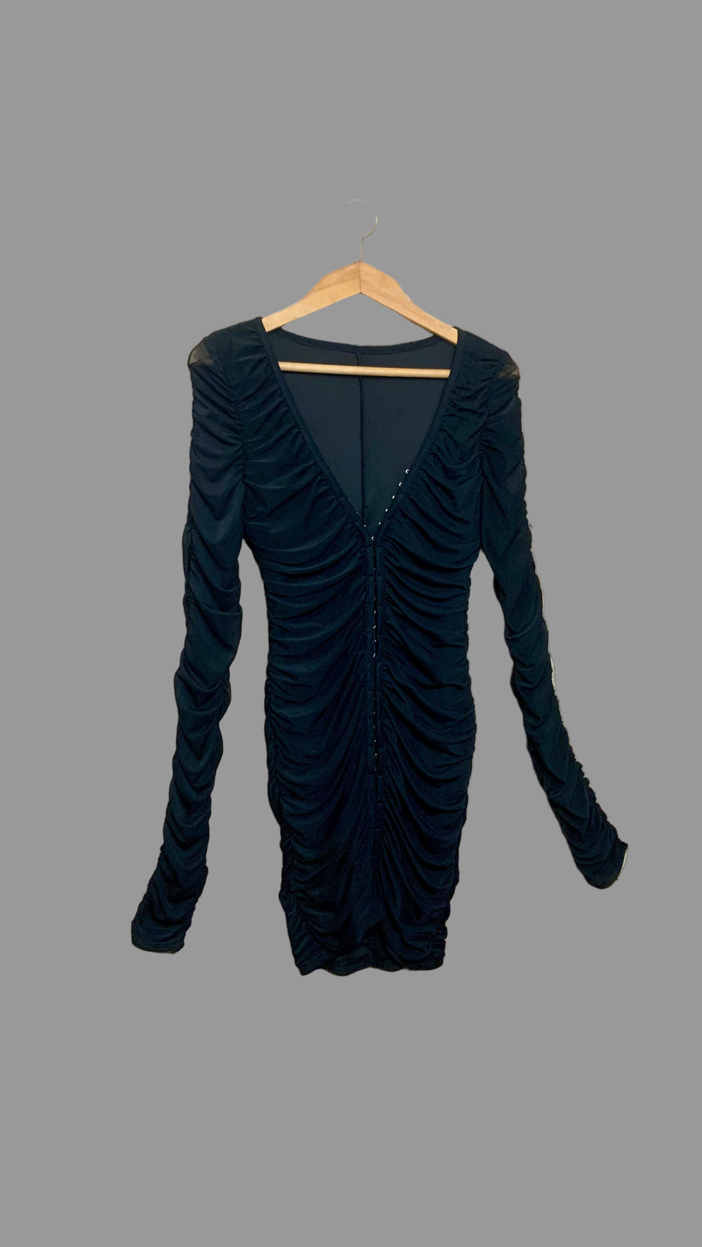 Mini-robe froncée noire à manches longues en tulle - petite
