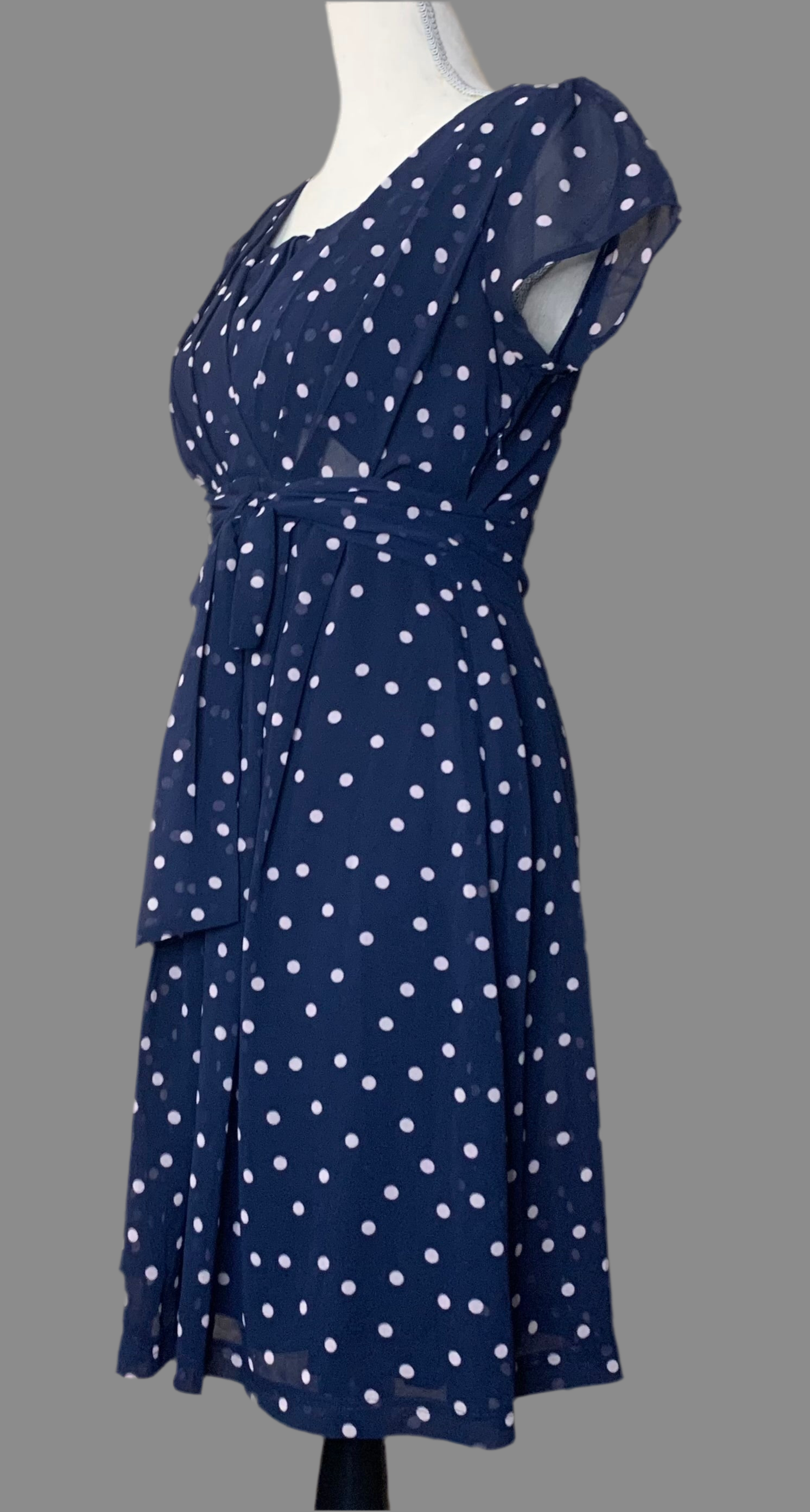Robe bleu marine à pois roses – Séraphine
