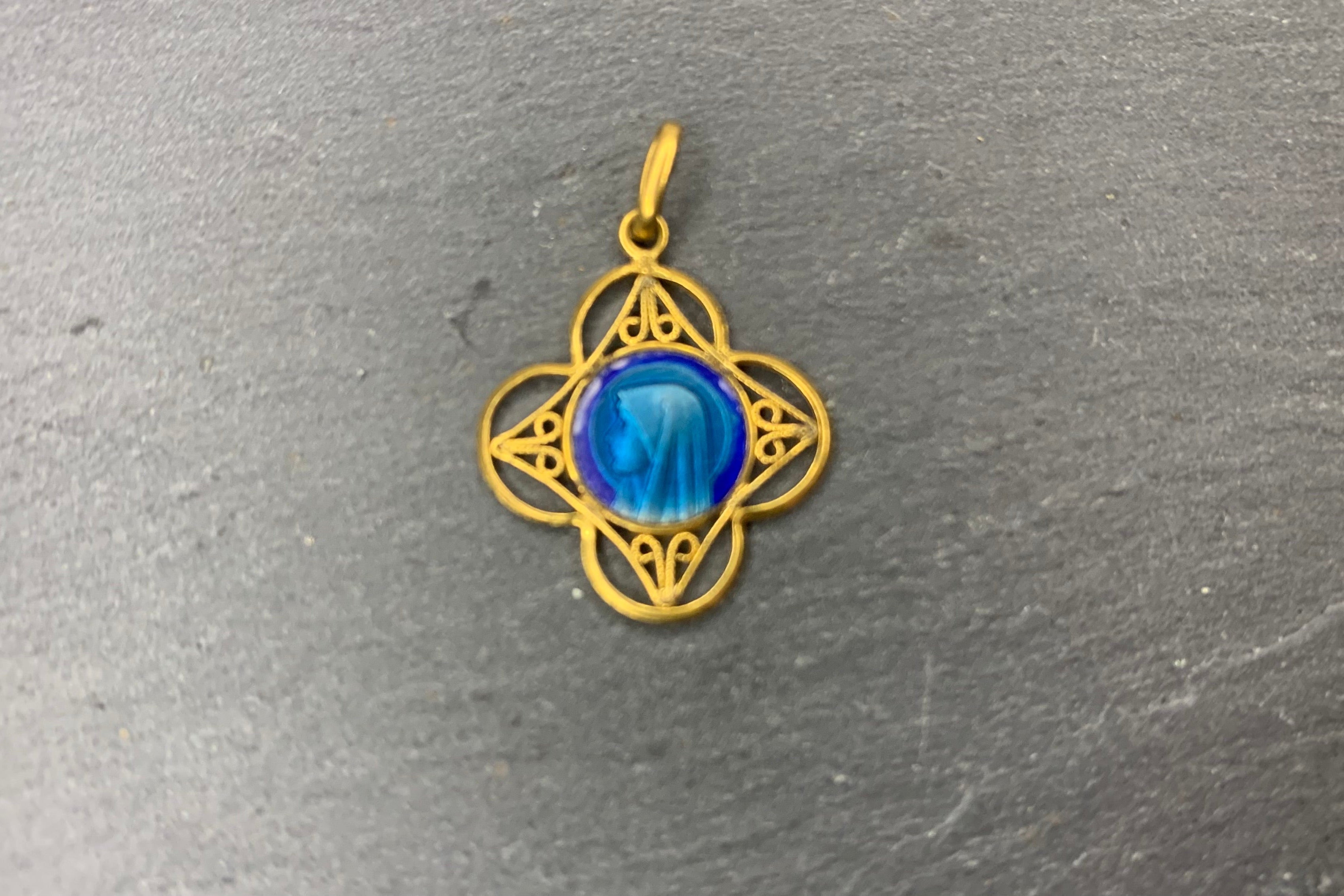 Pendentif Religieux