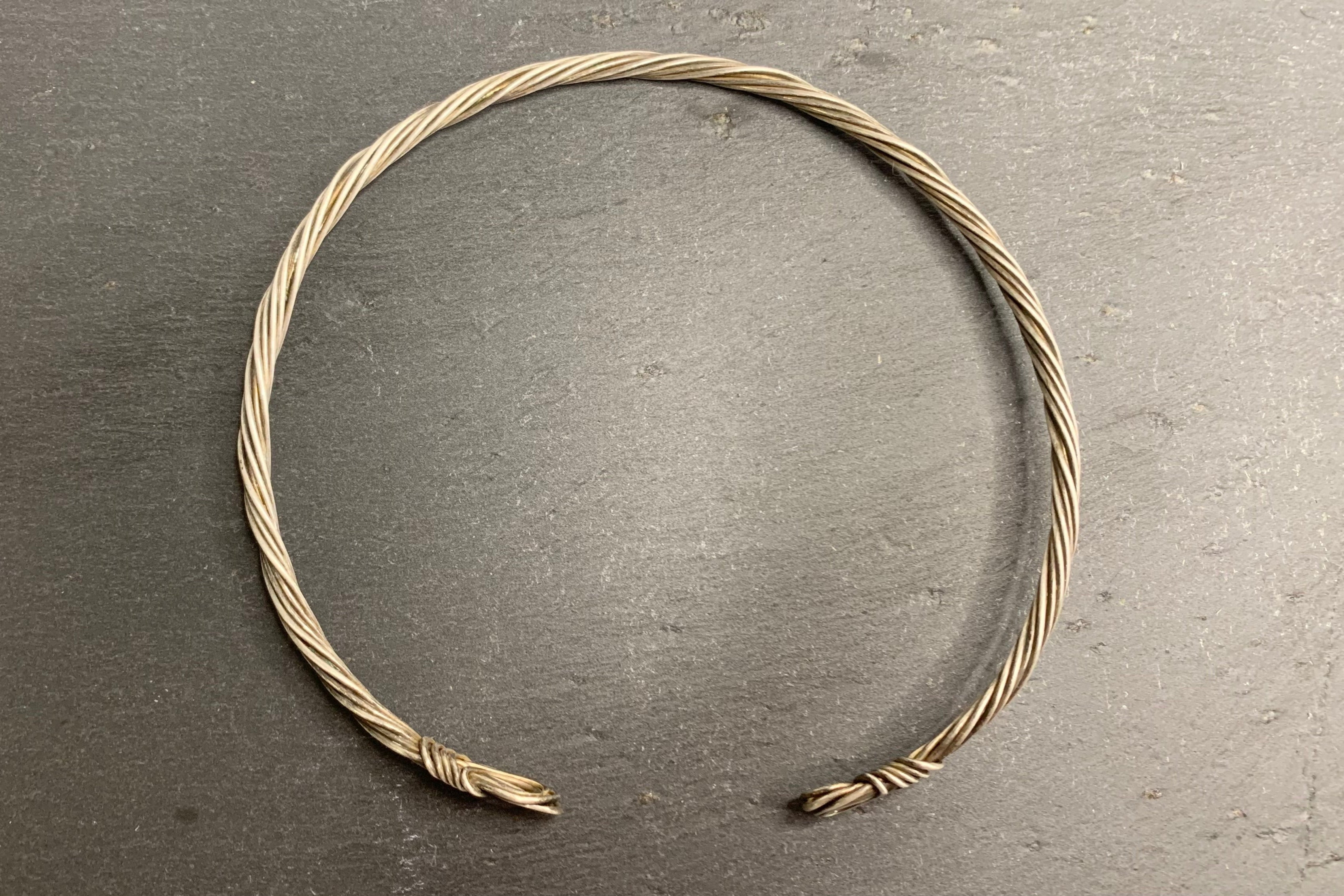 Collier Torque Torsadé
