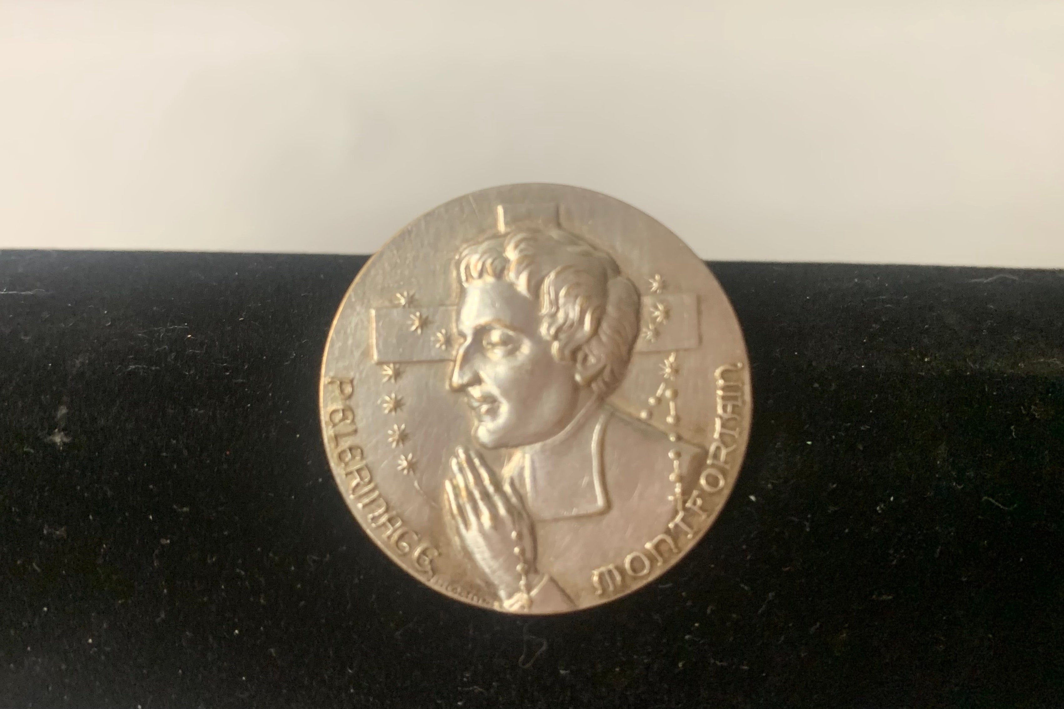 Broche religieuse