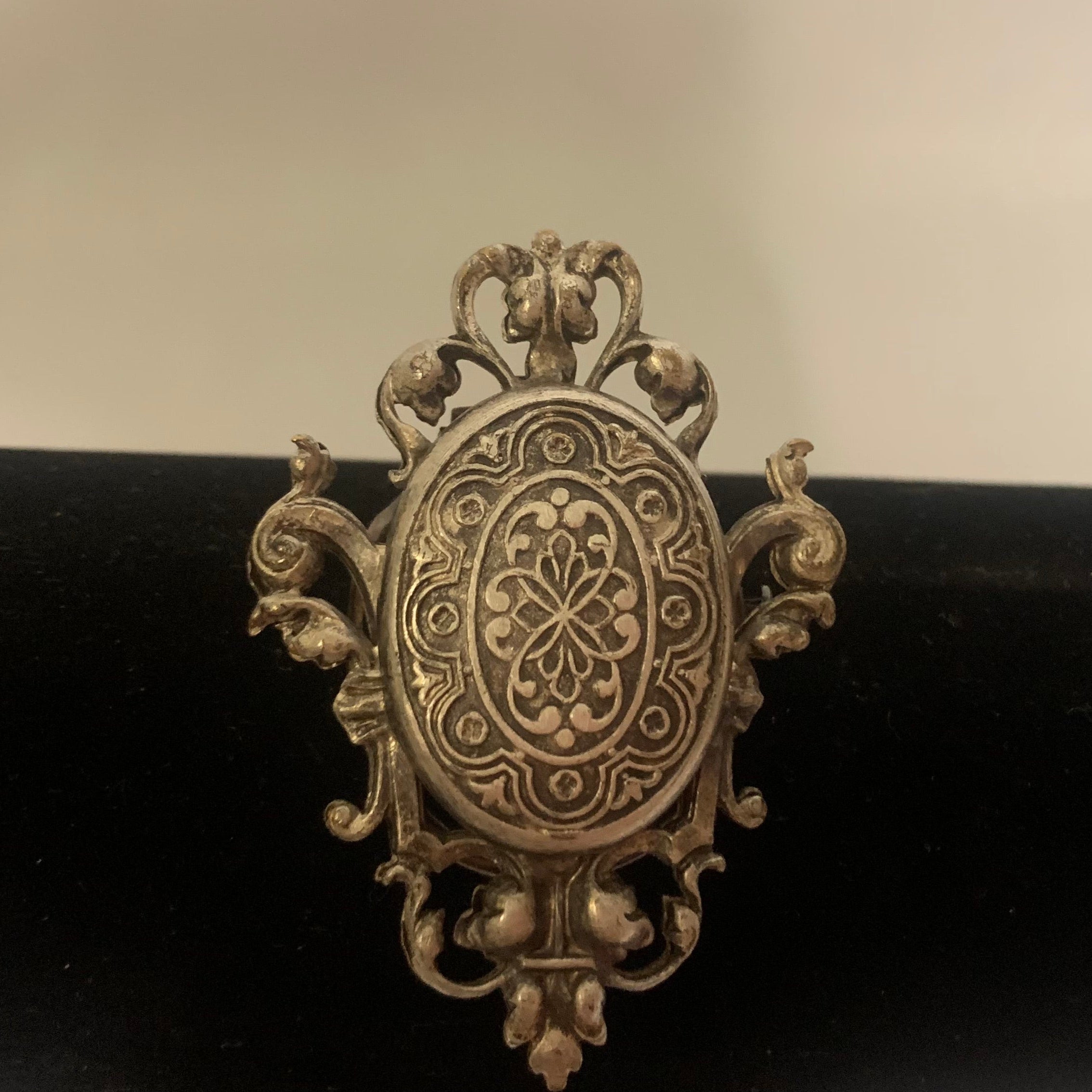 Broche Arabesque Ancienne