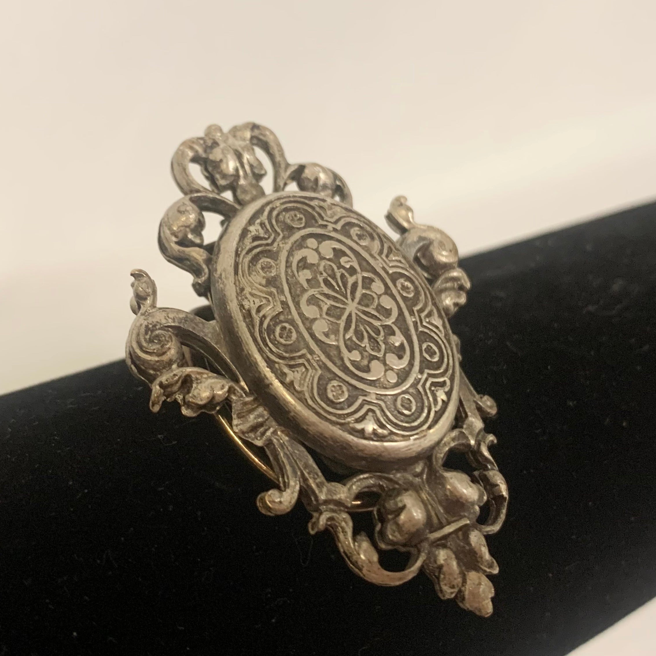 Broche Arabesque Ancienne