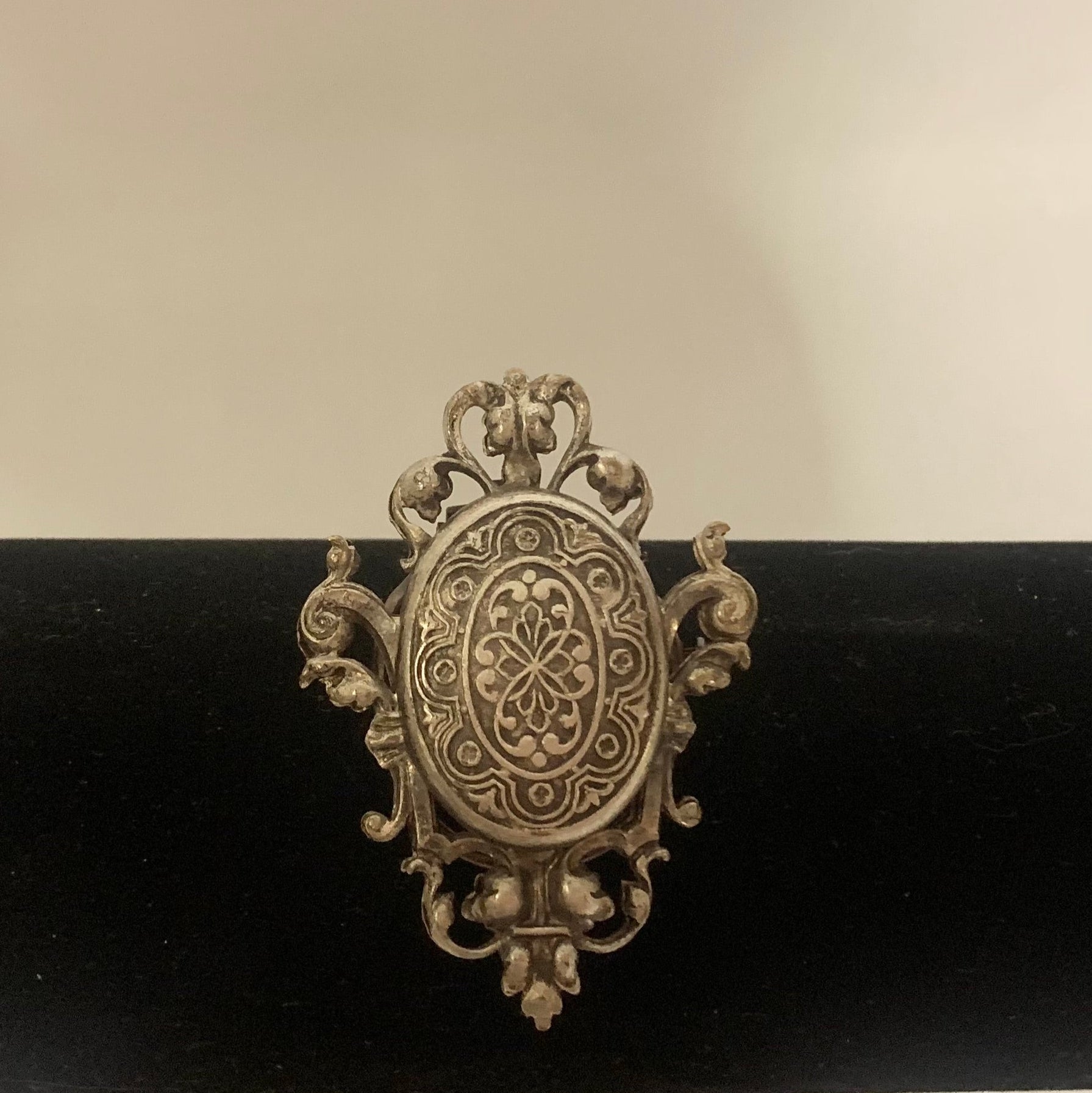 Broche Arabesque Ancienne
