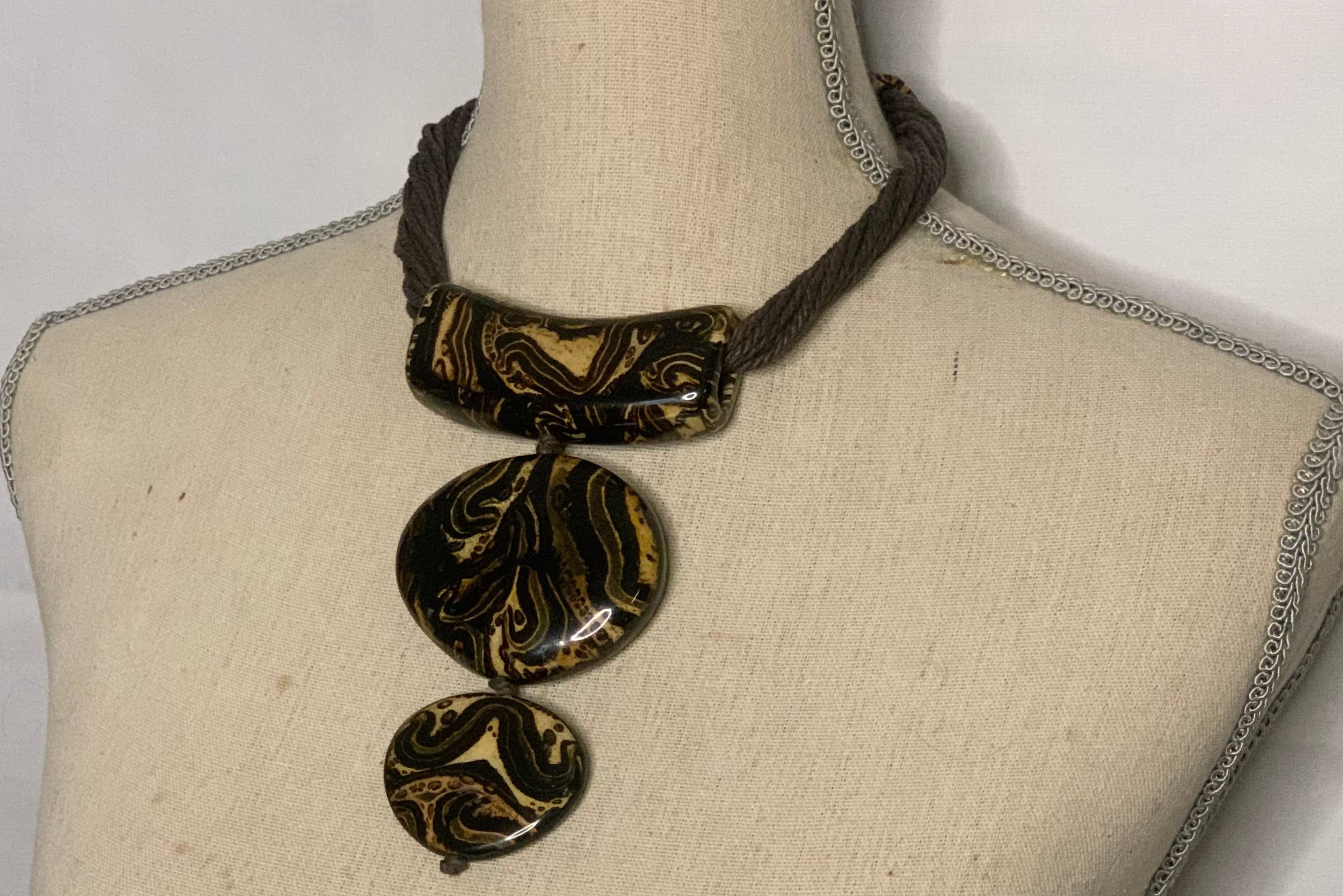 Collier Plastron Ethnique